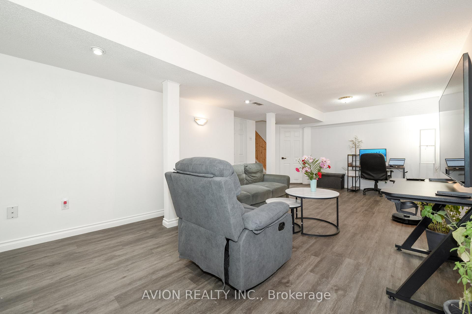 Photo 20 of 17 Wrenn Boulevard, Clarington, Bowmanville — HOMEH