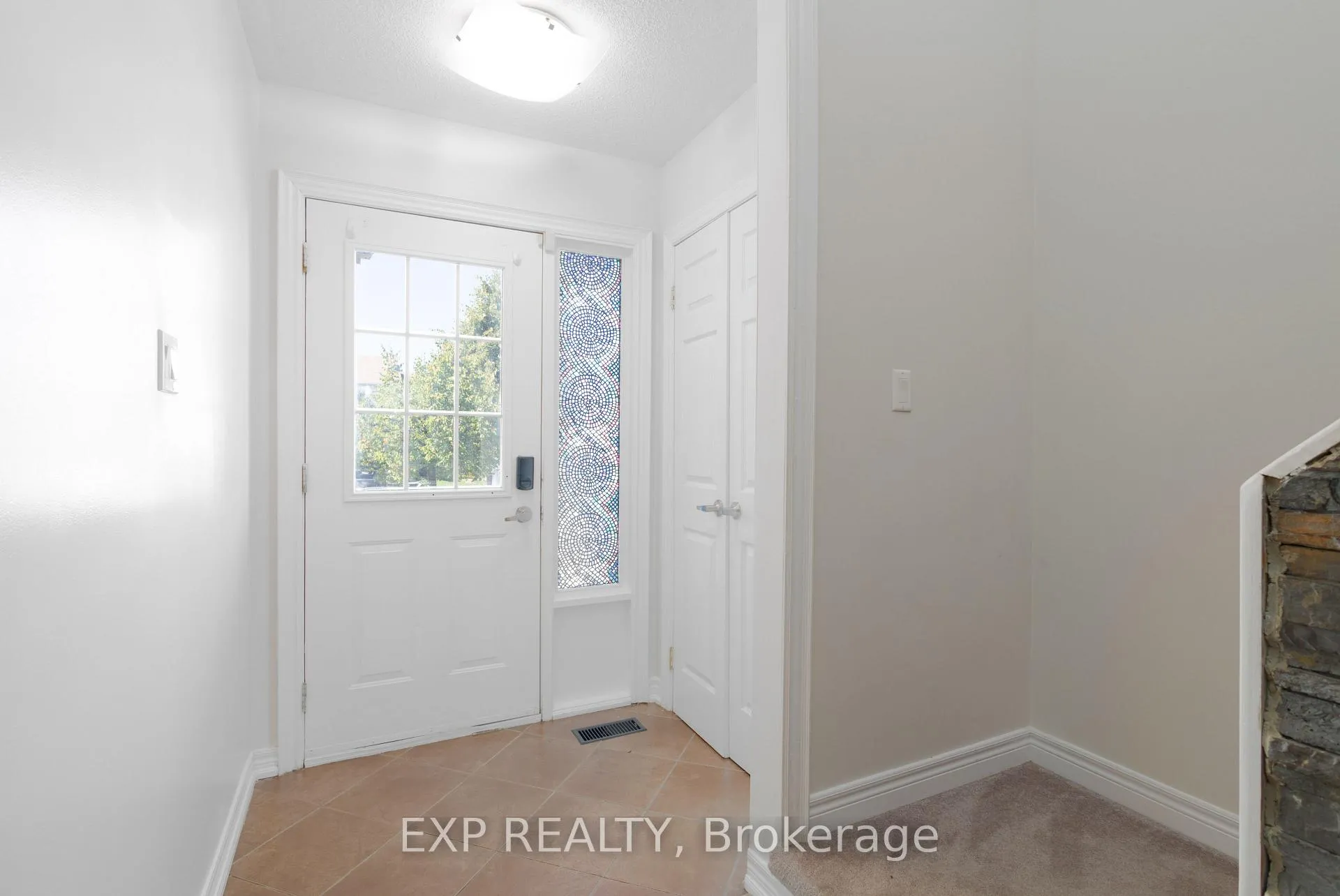 Photo 5 of 192 Pickett Crescent, Barrie, Painswick North — HOMEH