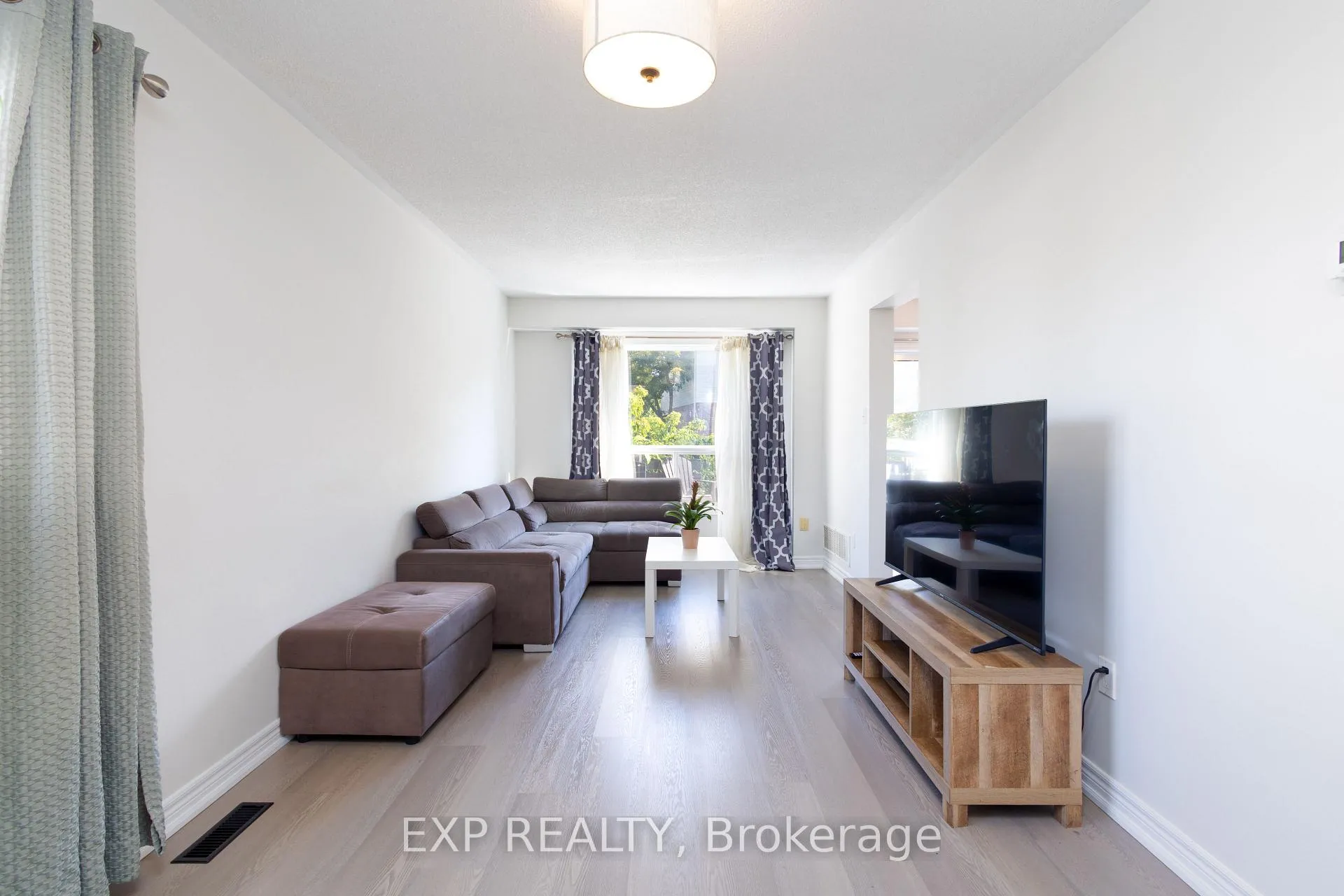 Photo 9 of 192 Pickett Crescent, Barrie, Painswick North — HOMEH