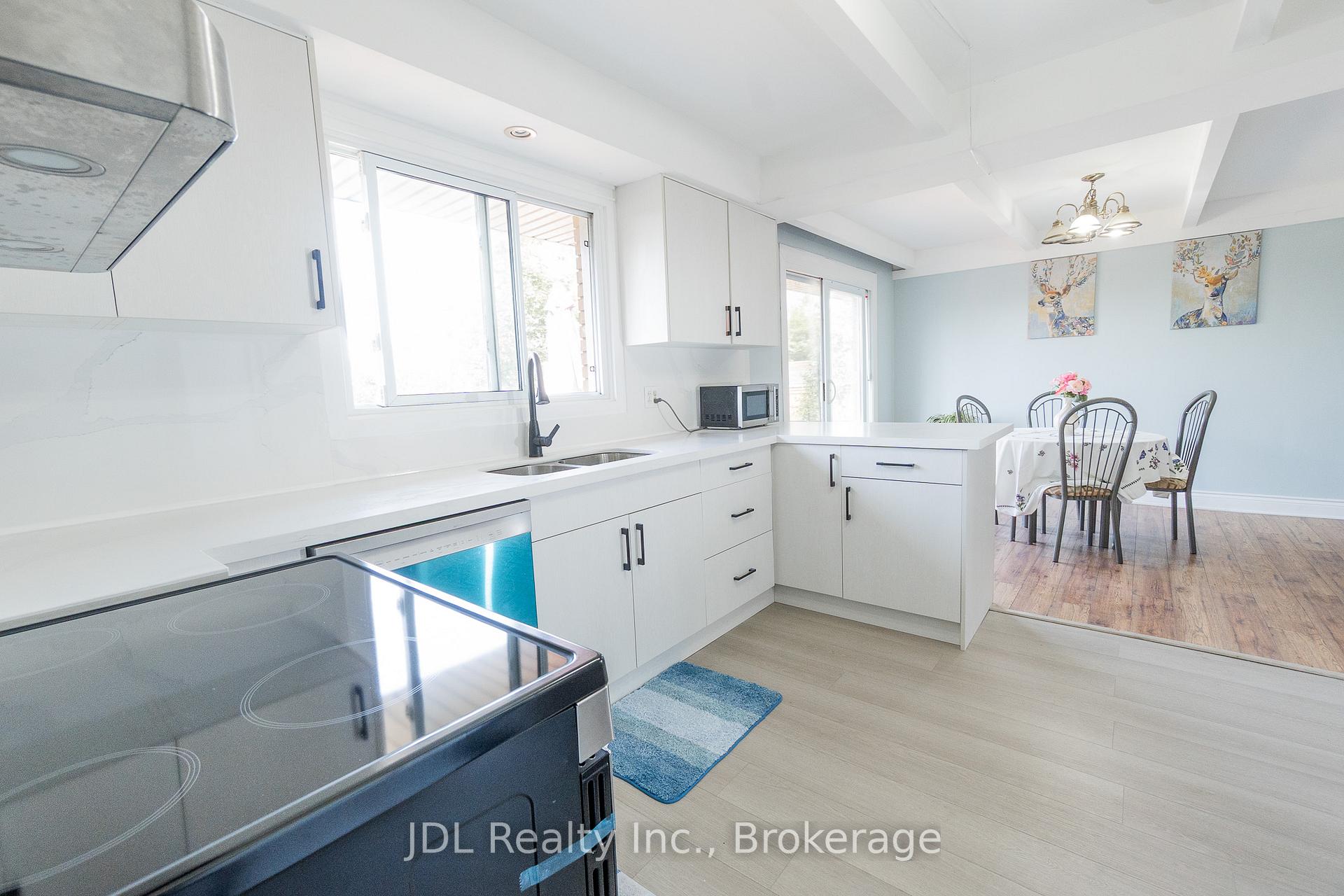 Photo 14 of 121 Delmar Drive, Hamilton, Buchanan — HOMEH