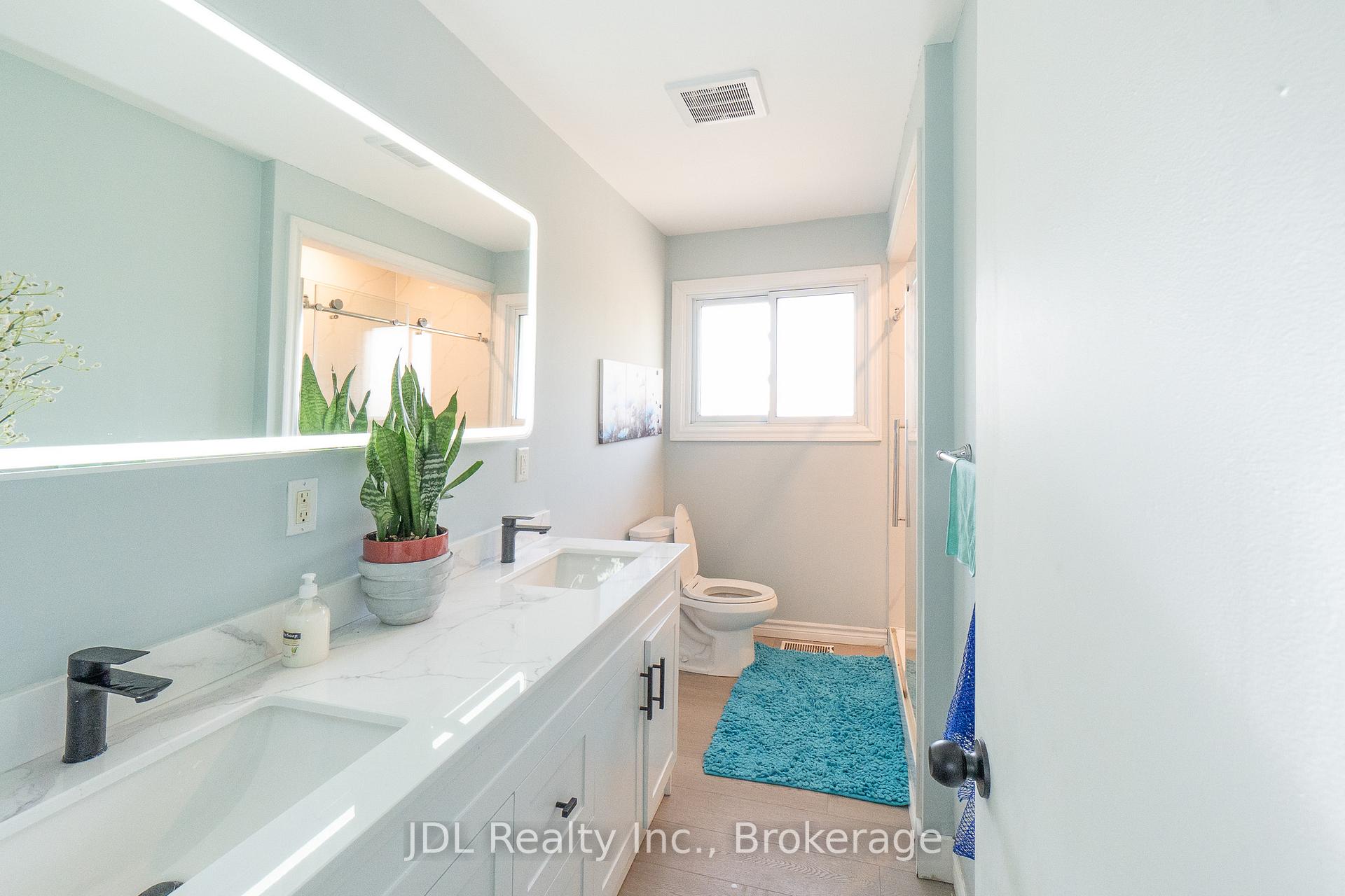 Photo 15 of 121 Delmar Drive, Hamilton, Buchanan — HOMEH