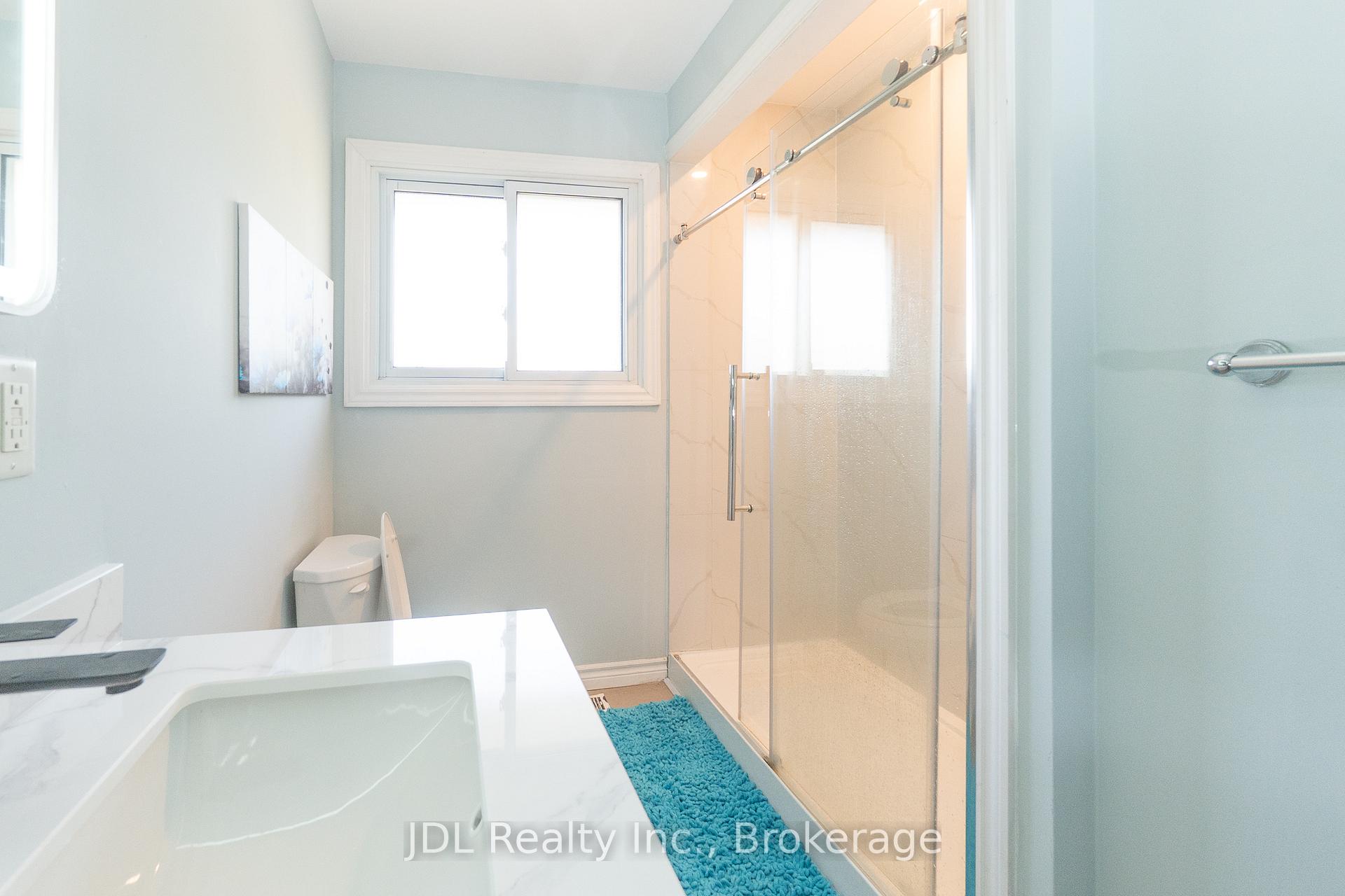 Photo 16 of 121 Delmar Drive, Hamilton, Buchanan — HOMEH