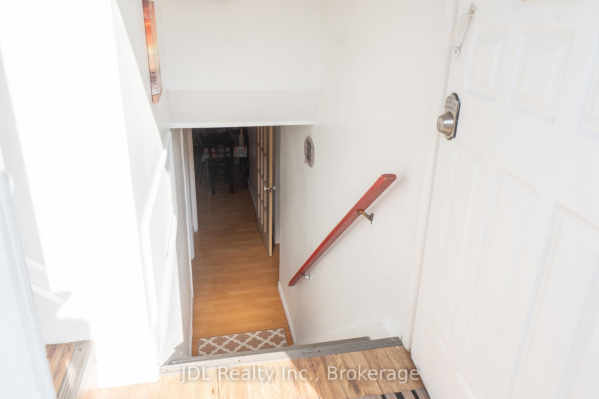 Photo 17 of 121 Delmar Drive, Hamilton, Buchanan — HOMEH