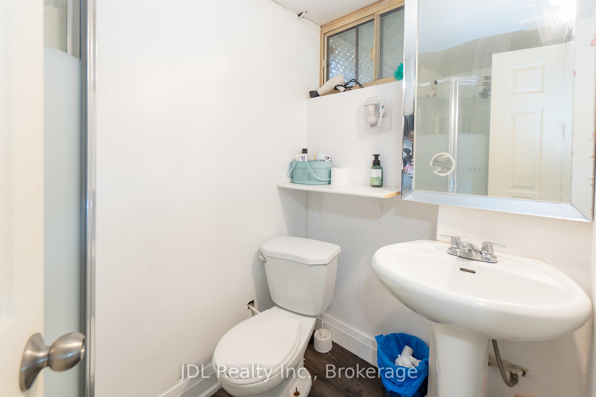 Photo 19 of 121 Delmar Drive, Hamilton, Buchanan — HOMEH