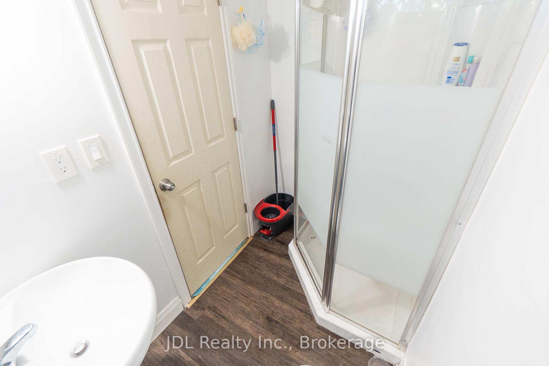 Photo 20 of 121 Delmar Drive, Hamilton, Buchanan — HOMEH