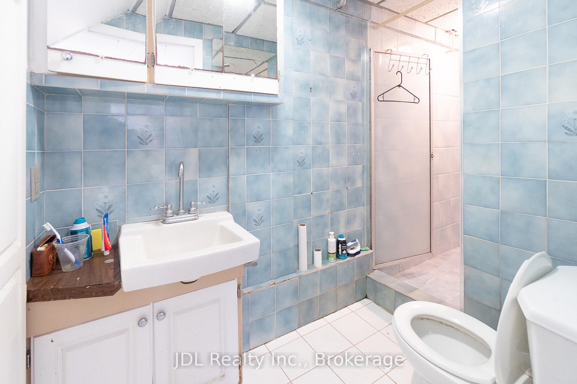 Photo 21 of 121 Delmar Drive, Hamilton, Buchanan — HOMEH