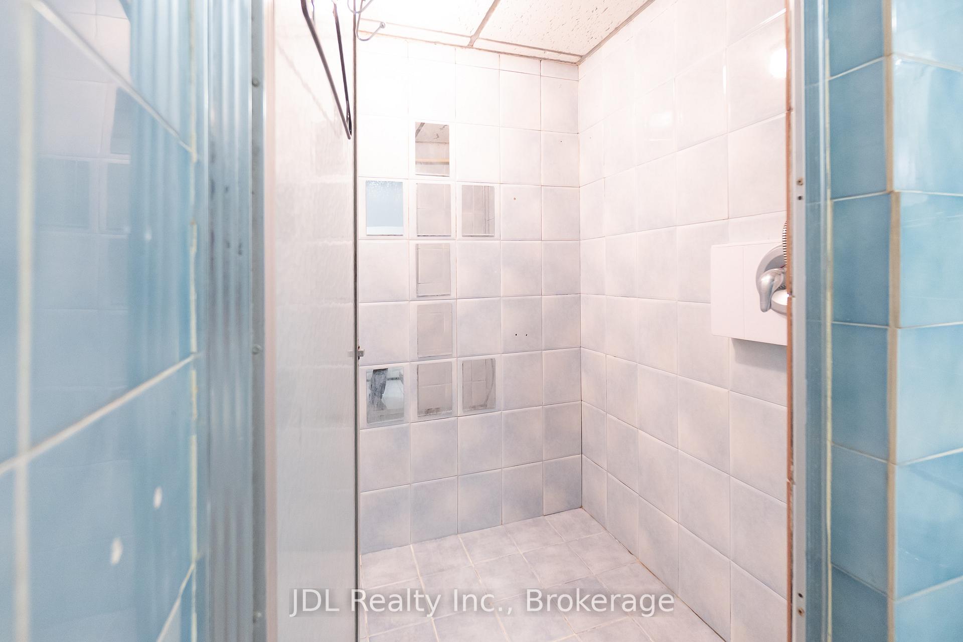 Photo 22 of 121 Delmar Drive, Hamilton, Buchanan — HOMEH