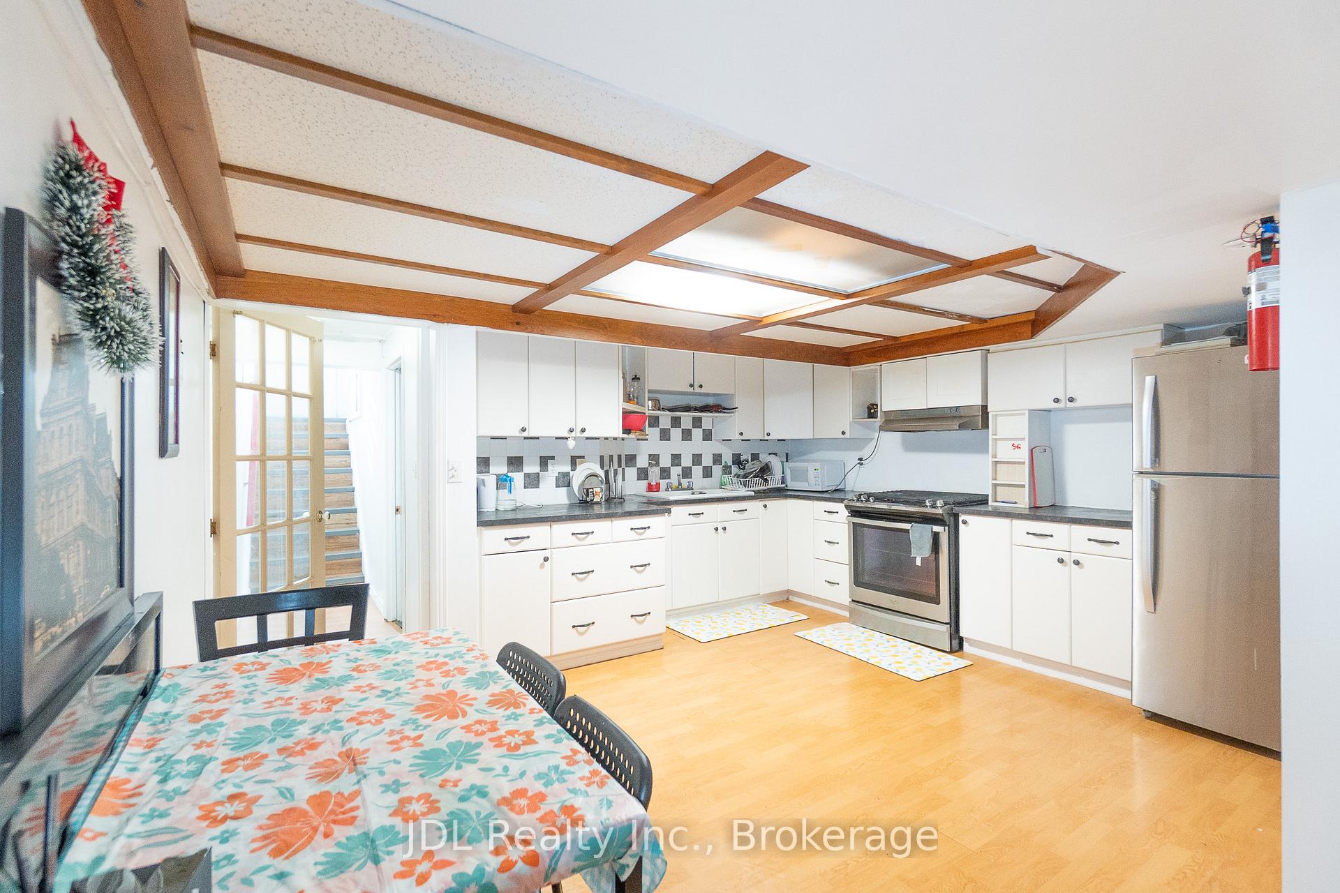 Photo 24 of 121 Delmar Drive, Hamilton, Buchanan — HOMEH