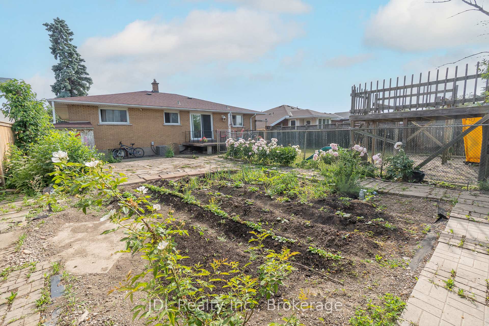 Photo 29 of 121 Delmar Drive, Hamilton, Buchanan — HOMEH