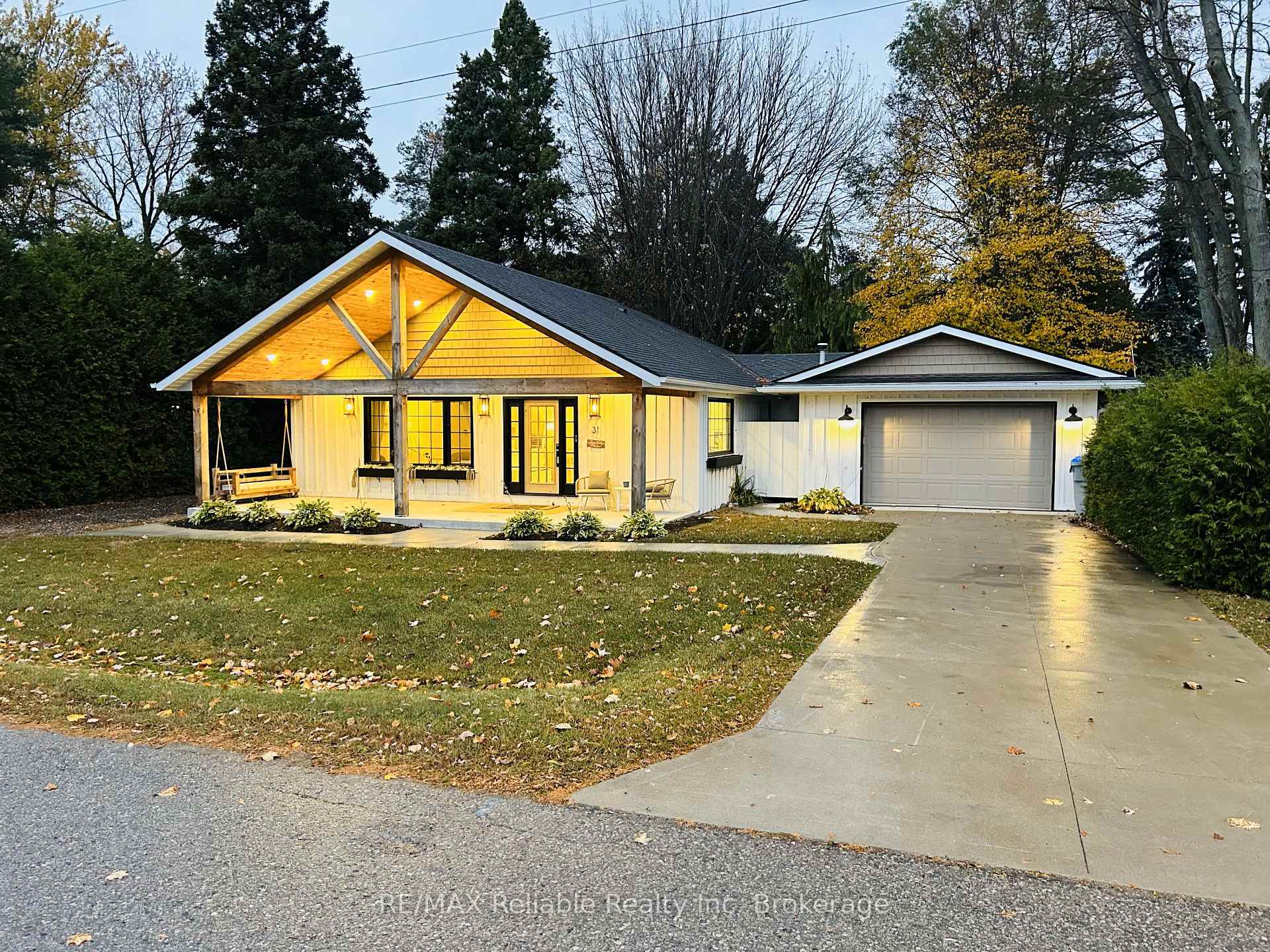 Photo 5 of 31 Glass Street, Bluewater, Bayfield — HOMEH