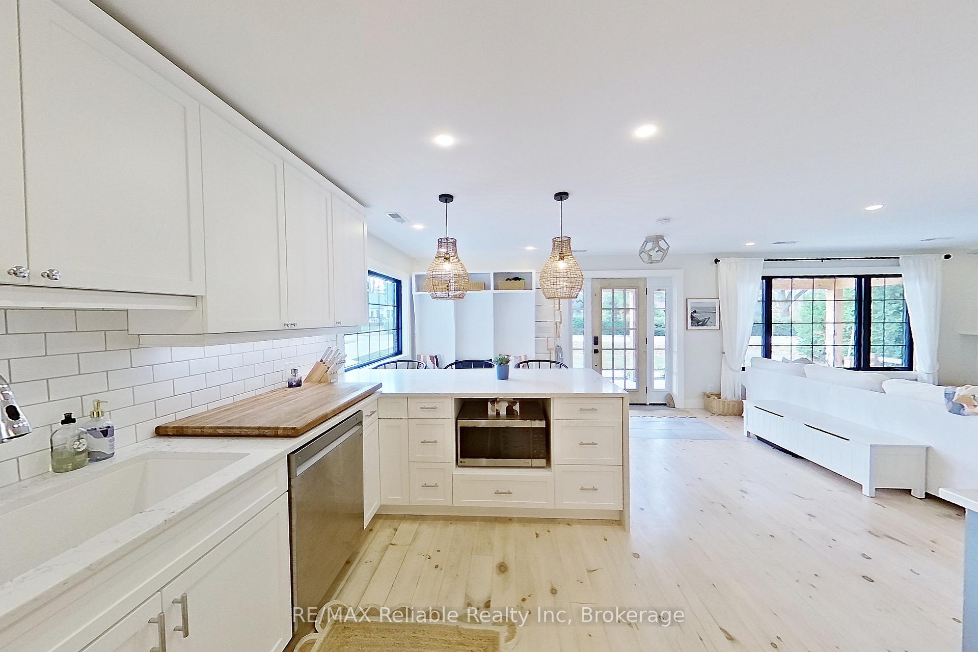 Photo 14 of 31 Glass Street, Bluewater, Bayfield — HOMEH