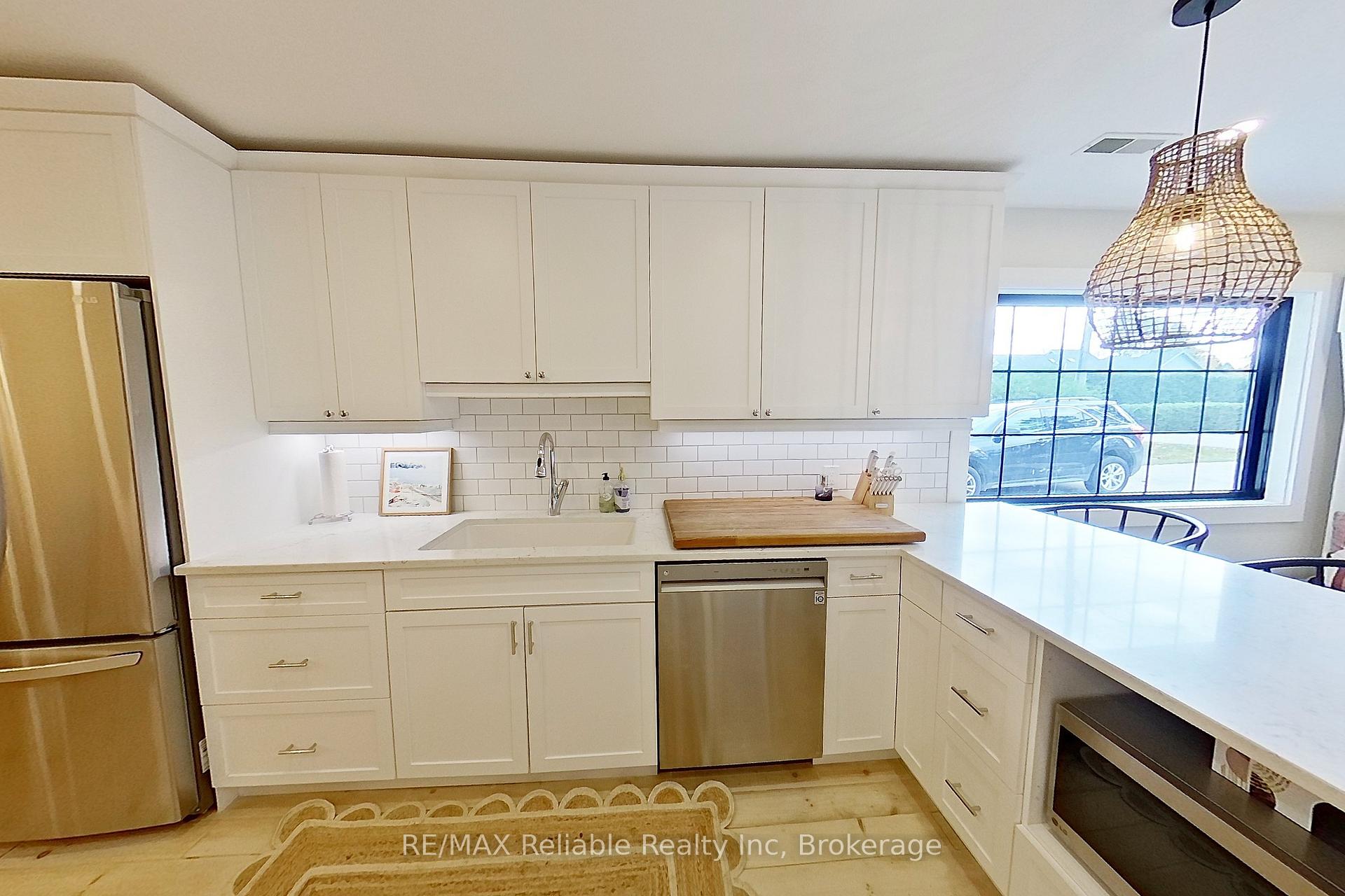 Photo 17 of 31 Glass Street, Bluewater, Bayfield — HOMEH