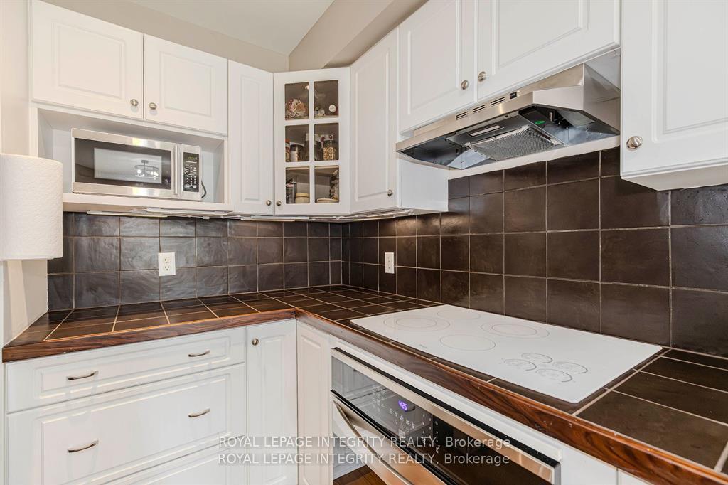 Photo 13 of 336 Quetico Private, Ottawa, Barrhaven - Stonebridge — HOMEH