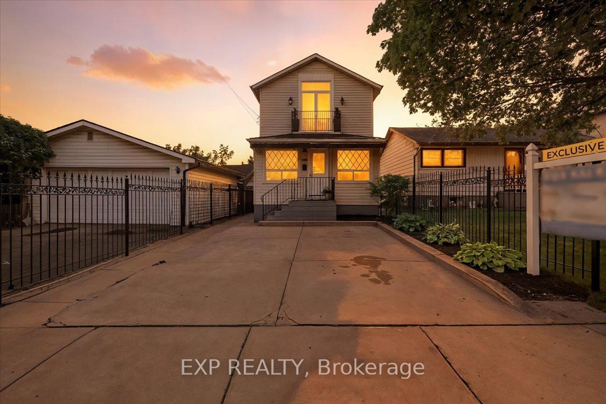 Photo 3 of 738 Knox Avenue, Hamilton, Parkview — HOMEH