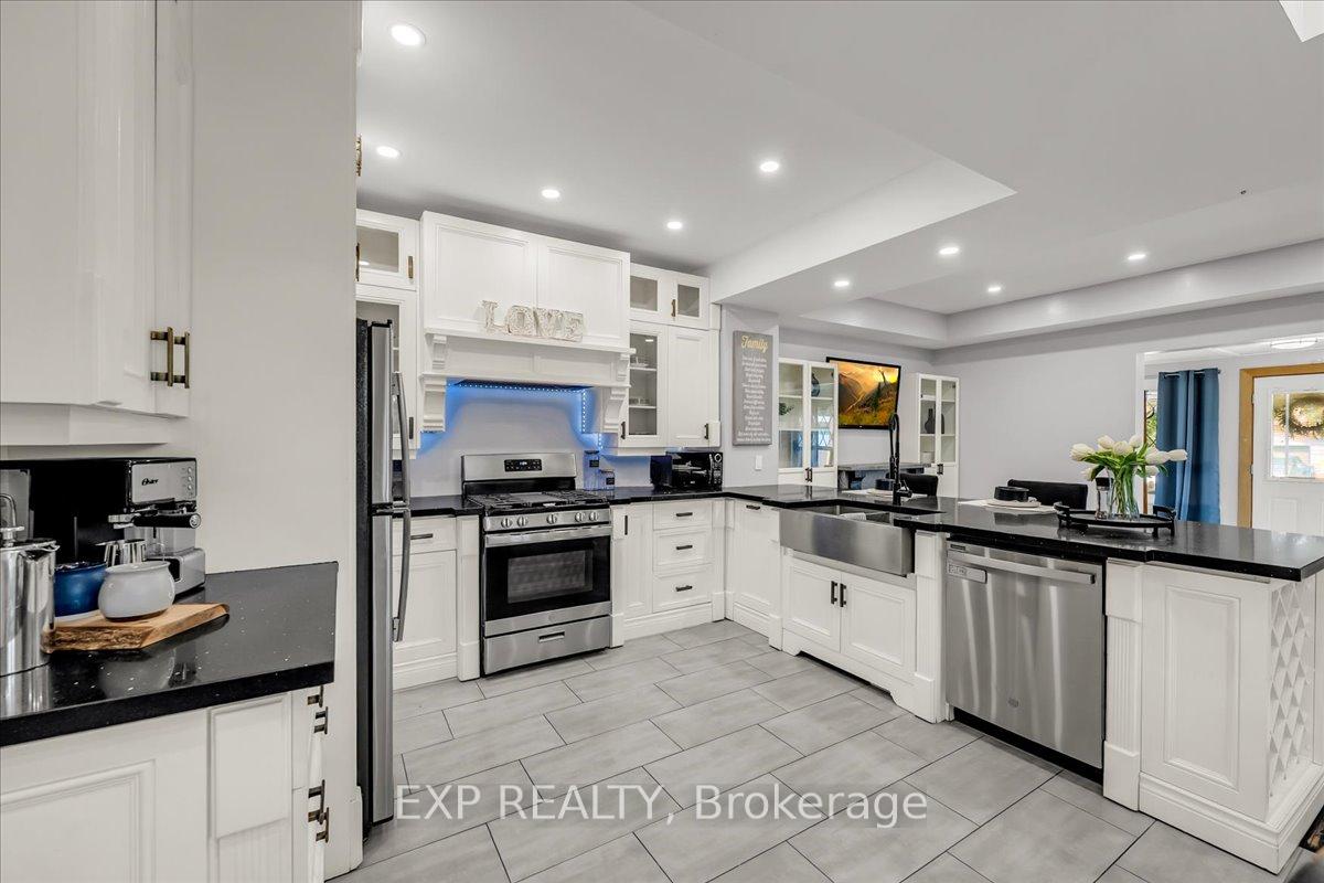 Photo 16 of 738 Knox Avenue, Hamilton, Parkview — HOMEH