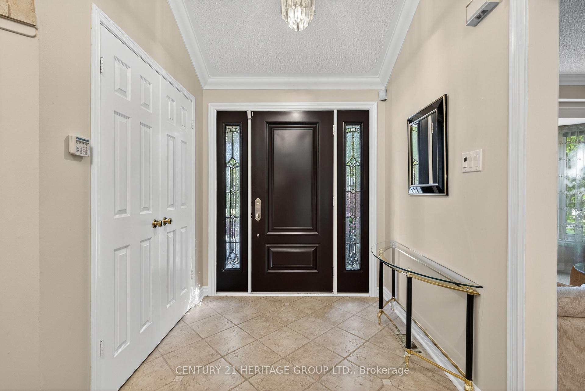 Photo 2 of 41 Murdock Avenue, Aurora, Aurora Heights — HOMEH