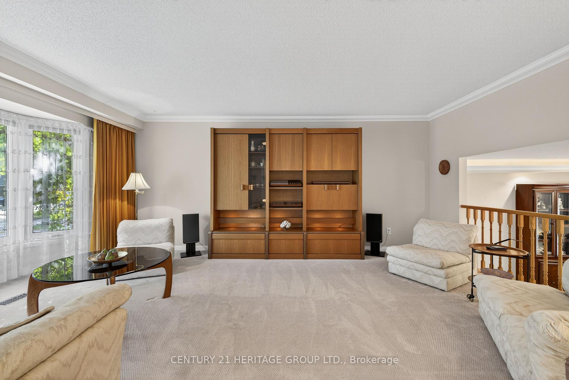 Photo 3 of 41 Murdock Avenue, Aurora, Aurora Heights — HOMEH