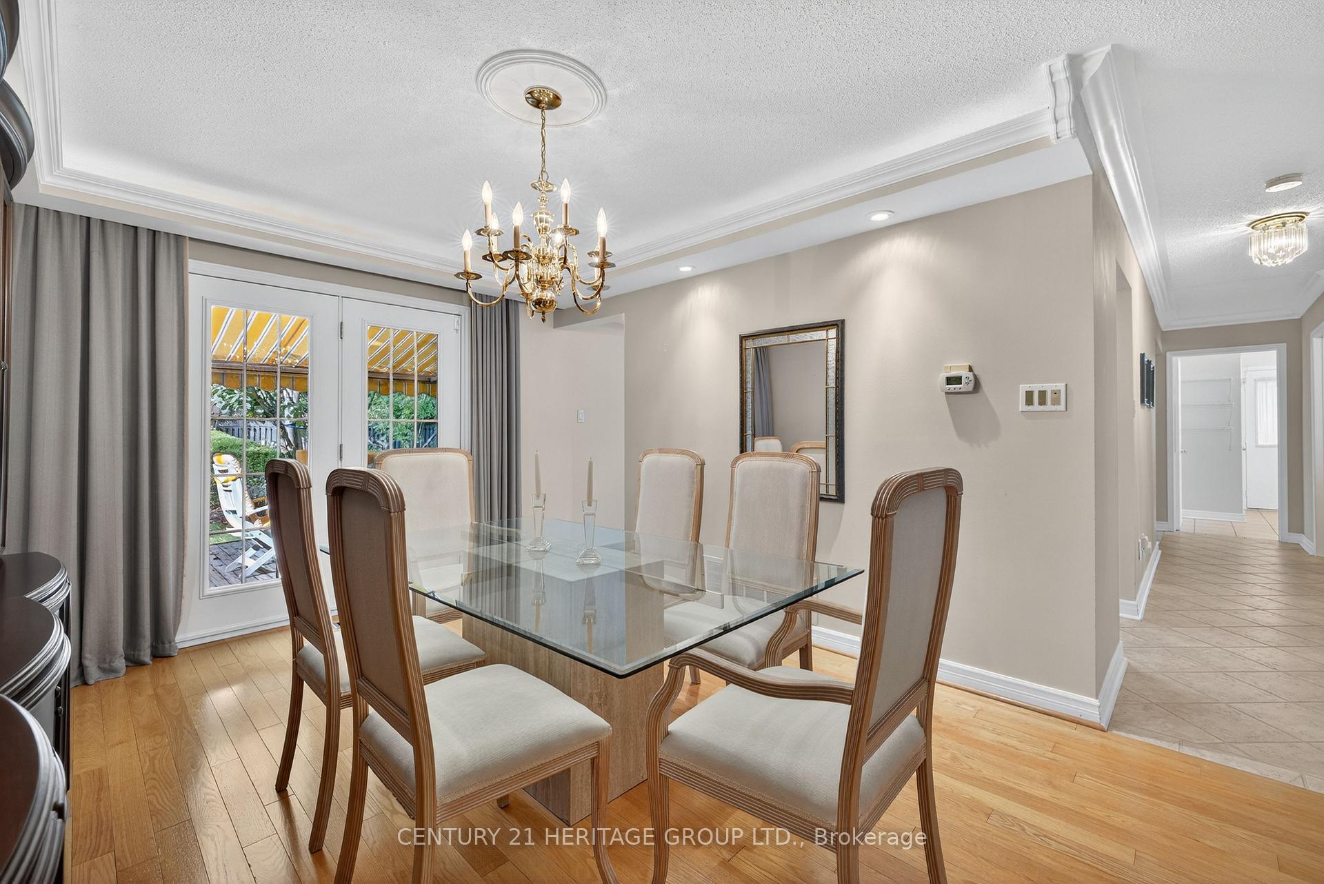 Photo 5 of 41 Murdock Avenue, Aurora, Aurora Heights — HOMEH