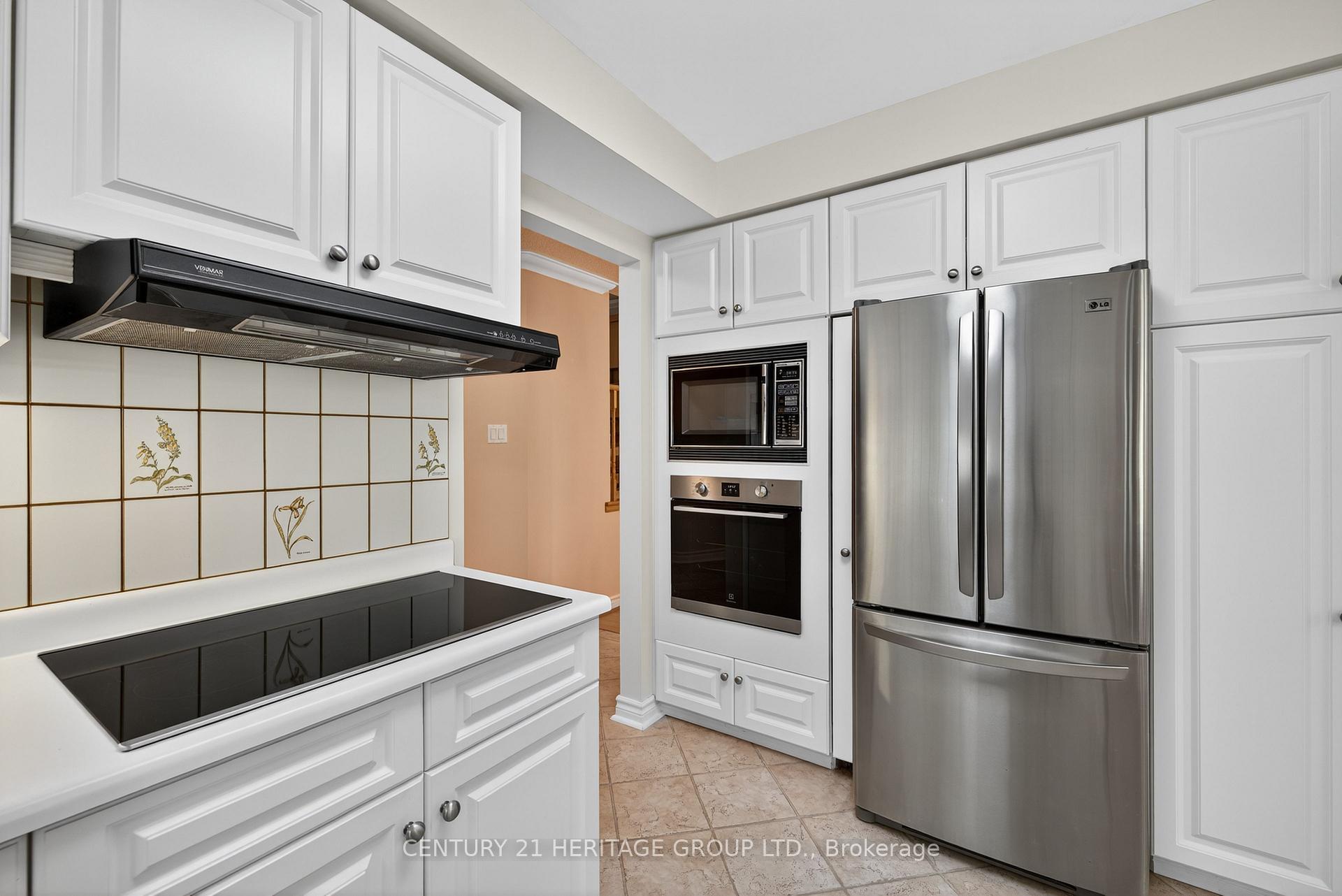 Photo 4 of 41 Murdock Avenue, Aurora, Aurora Heights — HOMEH