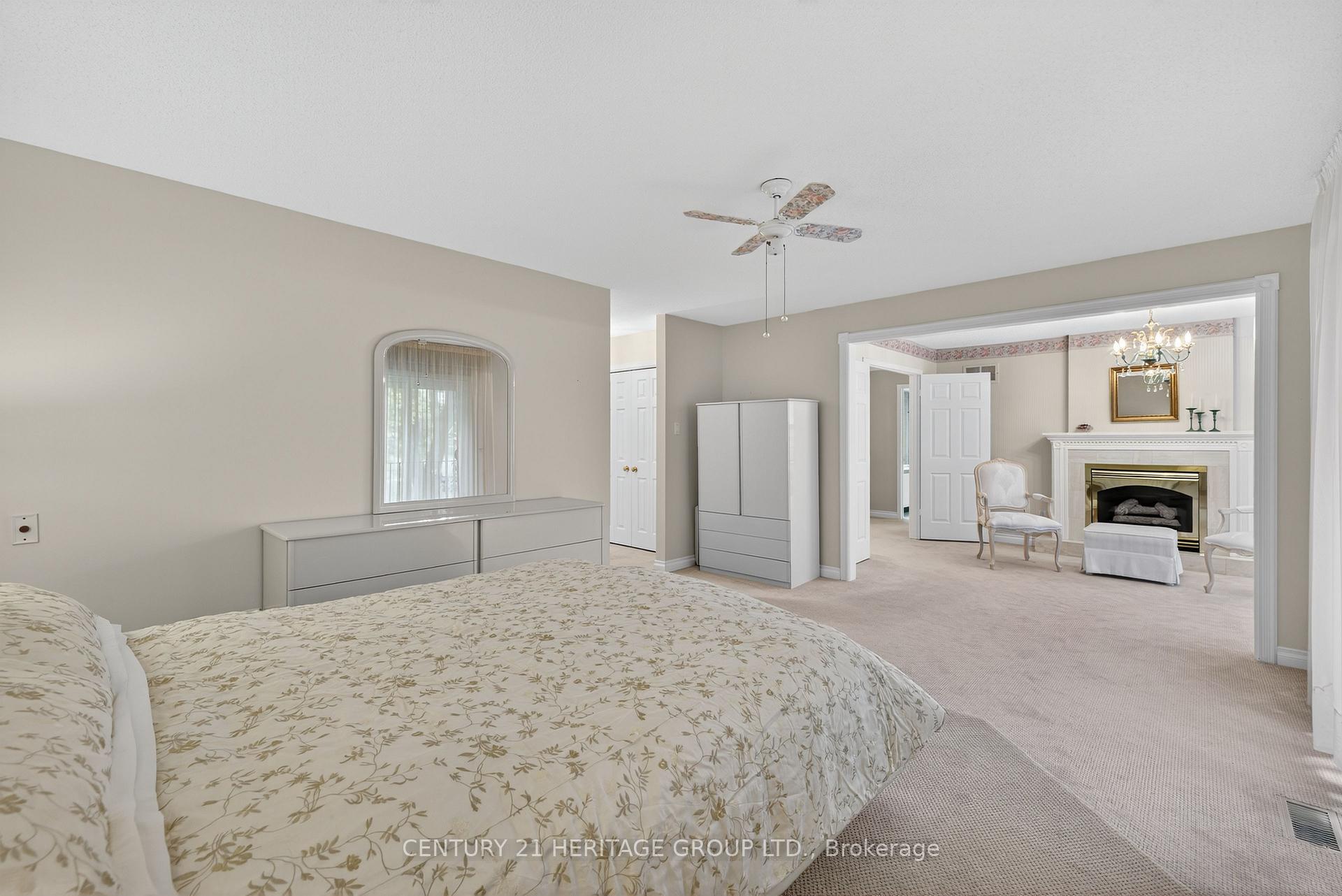 Photo 8 of 41 Murdock Avenue, Aurora, Aurora Heights — HOMEH