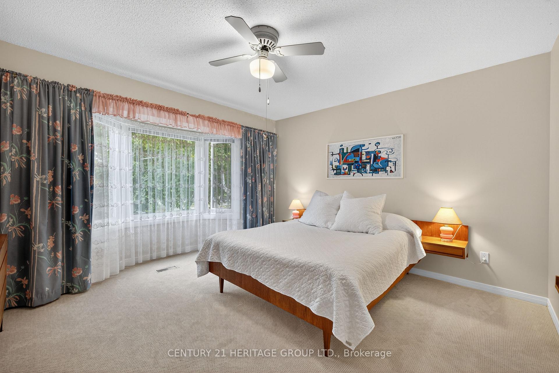 Photo 11 of 41 Murdock Avenue, Aurora, Aurora Heights — HOMEH