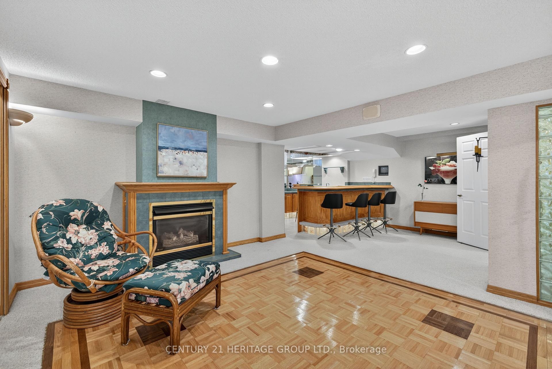 Photo 14 of 41 Murdock Avenue, Aurora, Aurora Heights — HOMEH