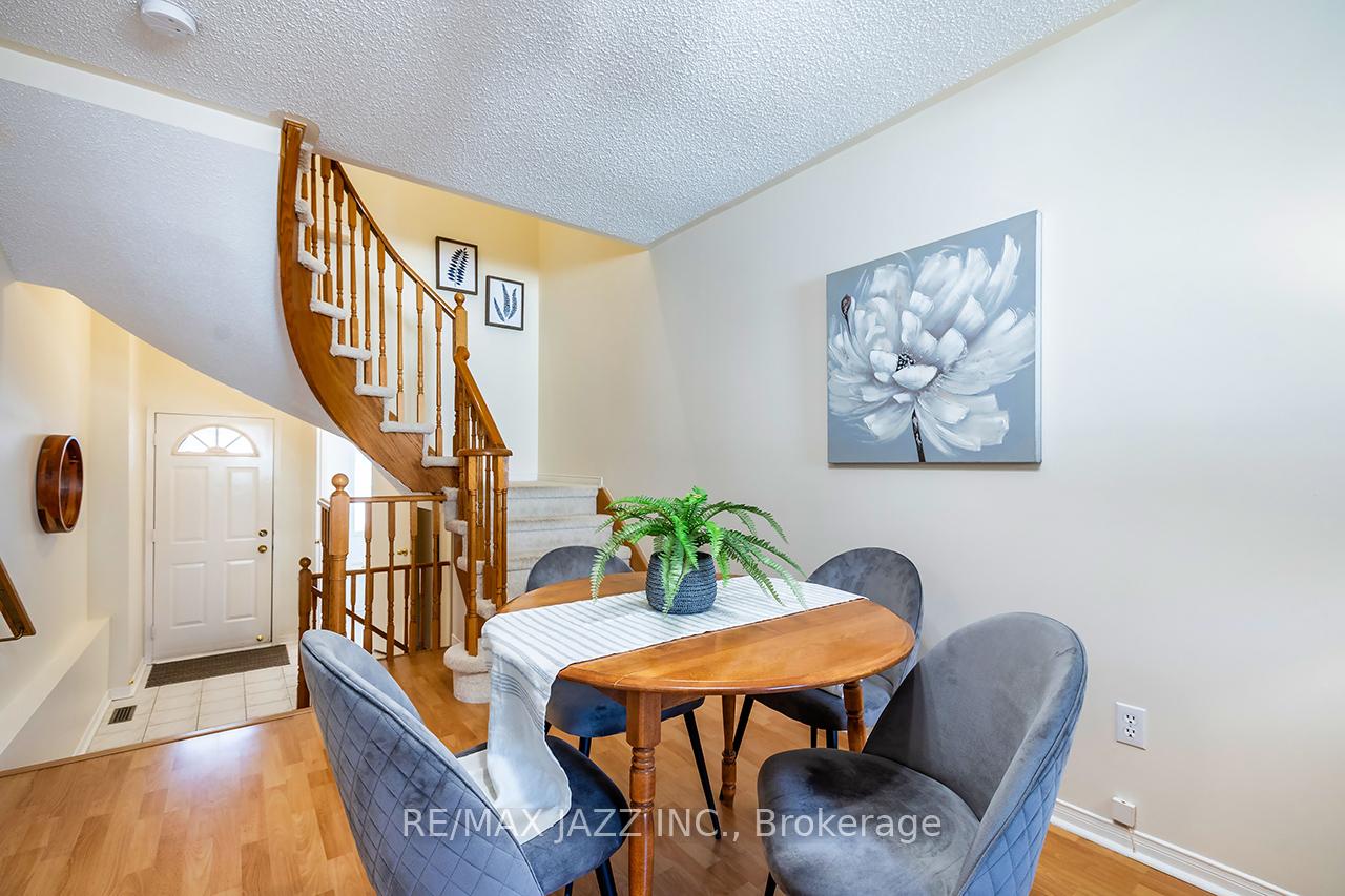 Photo 11 of 14 Trewin Lane, Clarington, Bowmanville — HOMEH