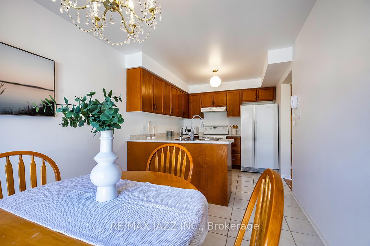 Photo 15 of 14 Trewin Lane, Clarington, Bowmanville — HOMEH