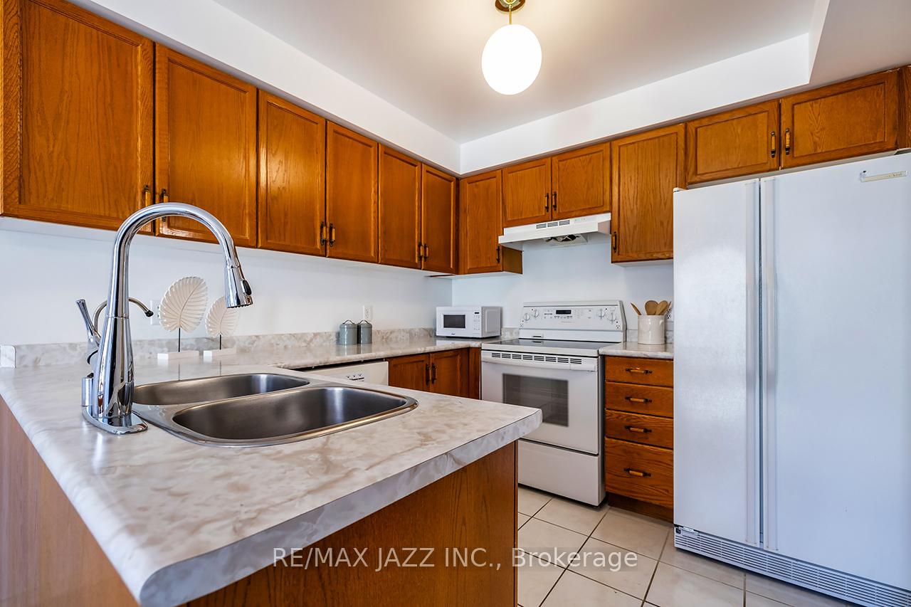 Photo 17 of 14 Trewin Lane, Clarington, Bowmanville — HOMEH