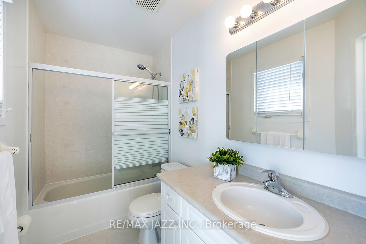 Photo 25 of 14 Trewin Lane, Clarington, Bowmanville — HOMEH