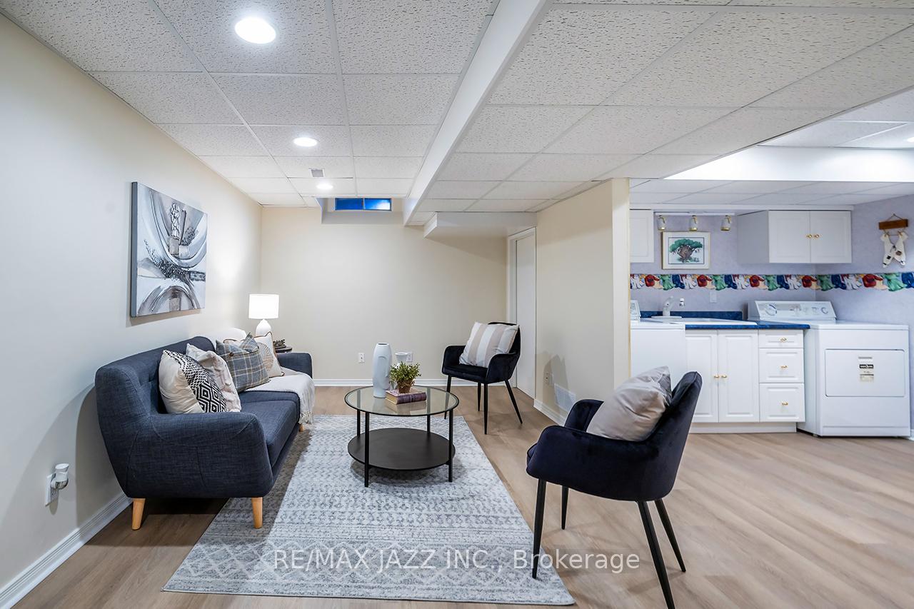 Photo 32 of 14 Trewin Lane, Clarington, Bowmanville — HOMEH