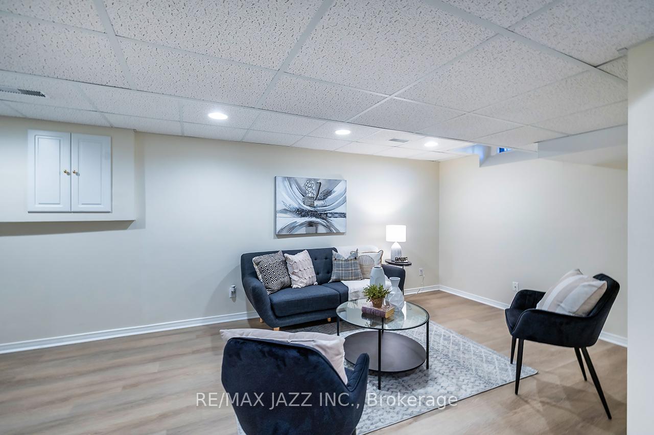 Photo 33 of 14 Trewin Lane, Clarington, Bowmanville — HOMEH