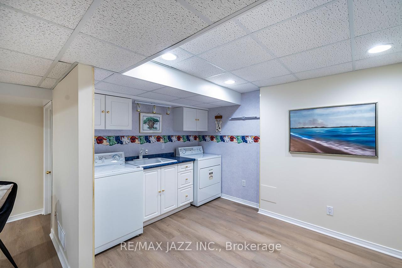 Photo 36 of 14 Trewin Lane, Clarington, Bowmanville — HOMEH