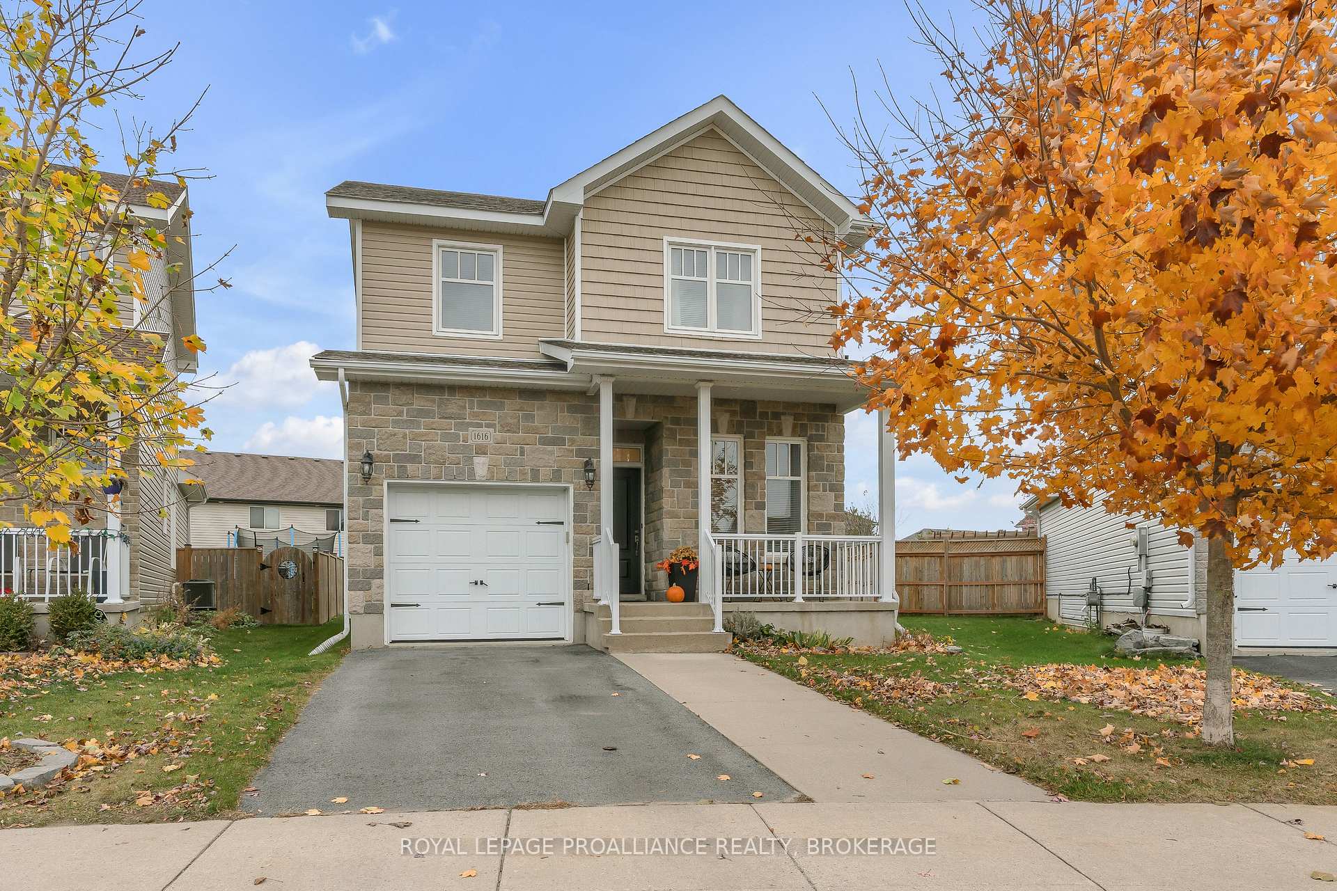 Front of 1616 Crimson Crescent