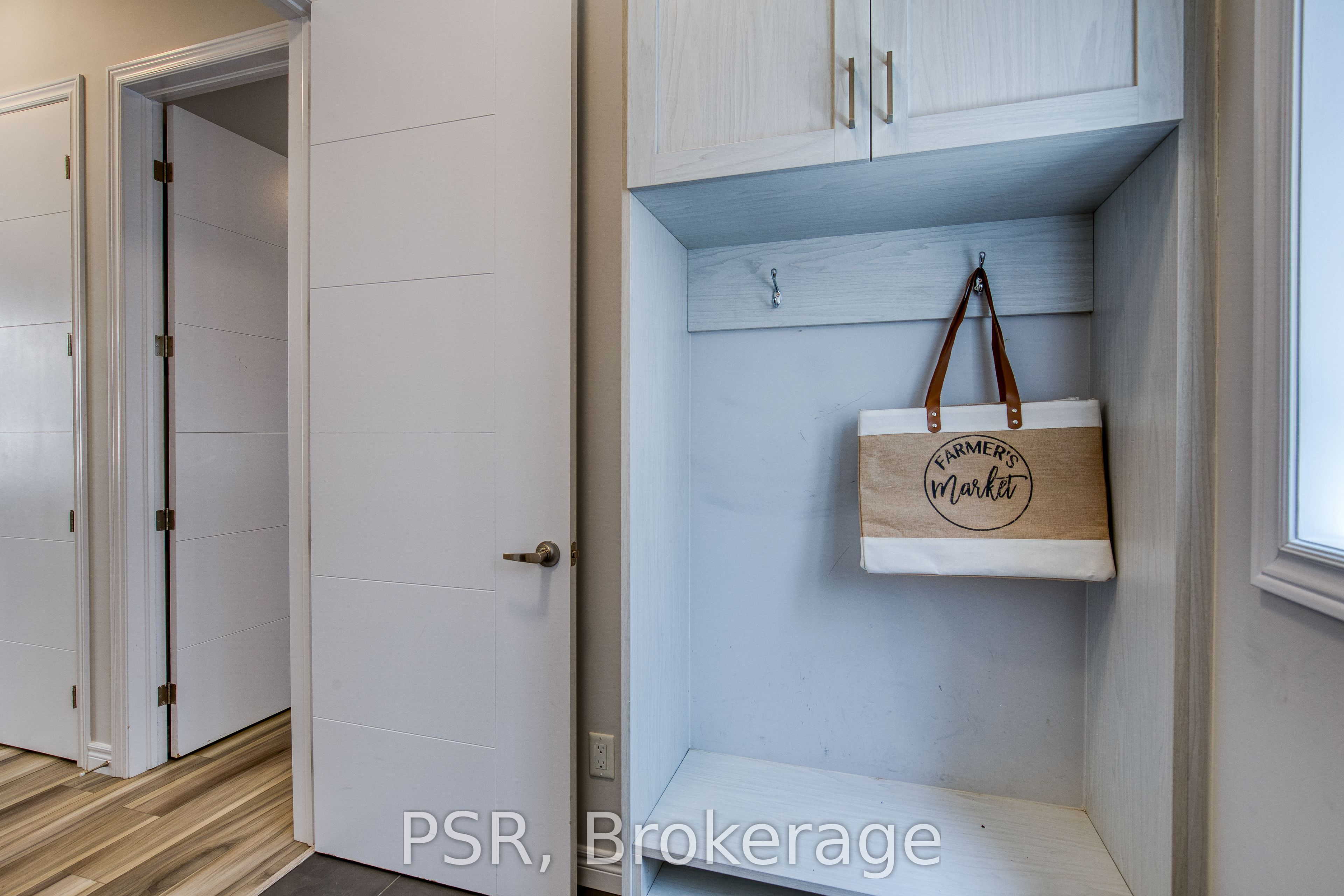 Photo 71 of 80 Arlington Parkway, Brant, Paris — HOMEH