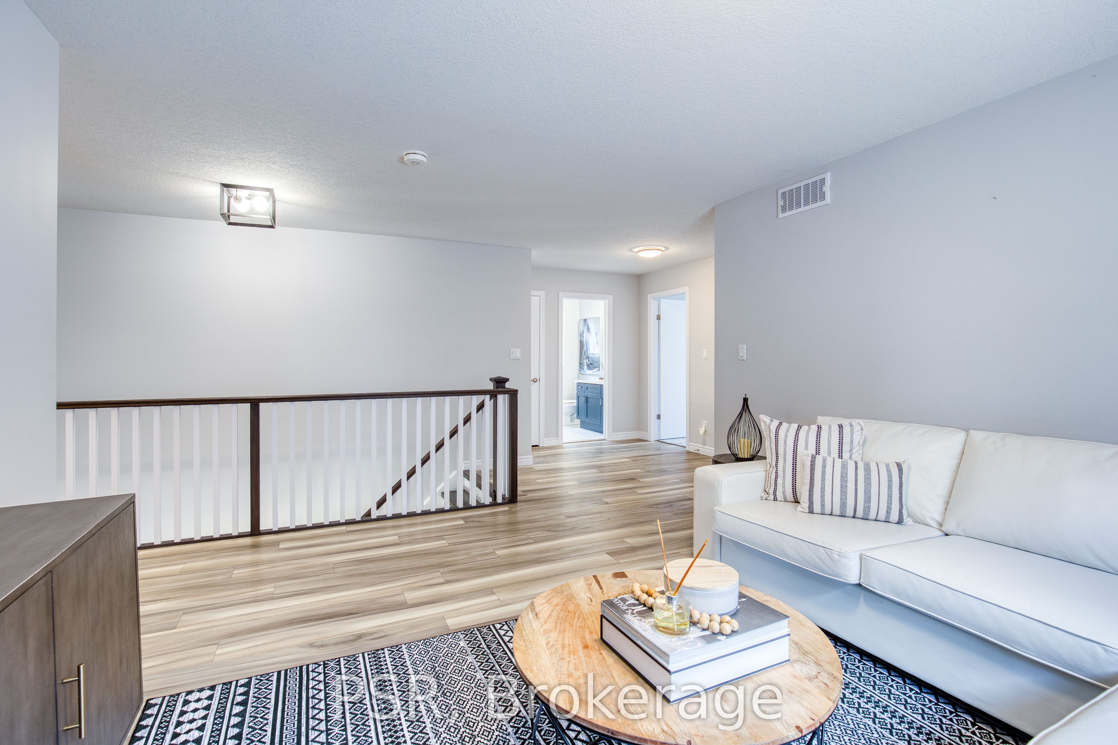 Photo 75 of 80 Arlington Parkway, Brant, Paris — HOMEH