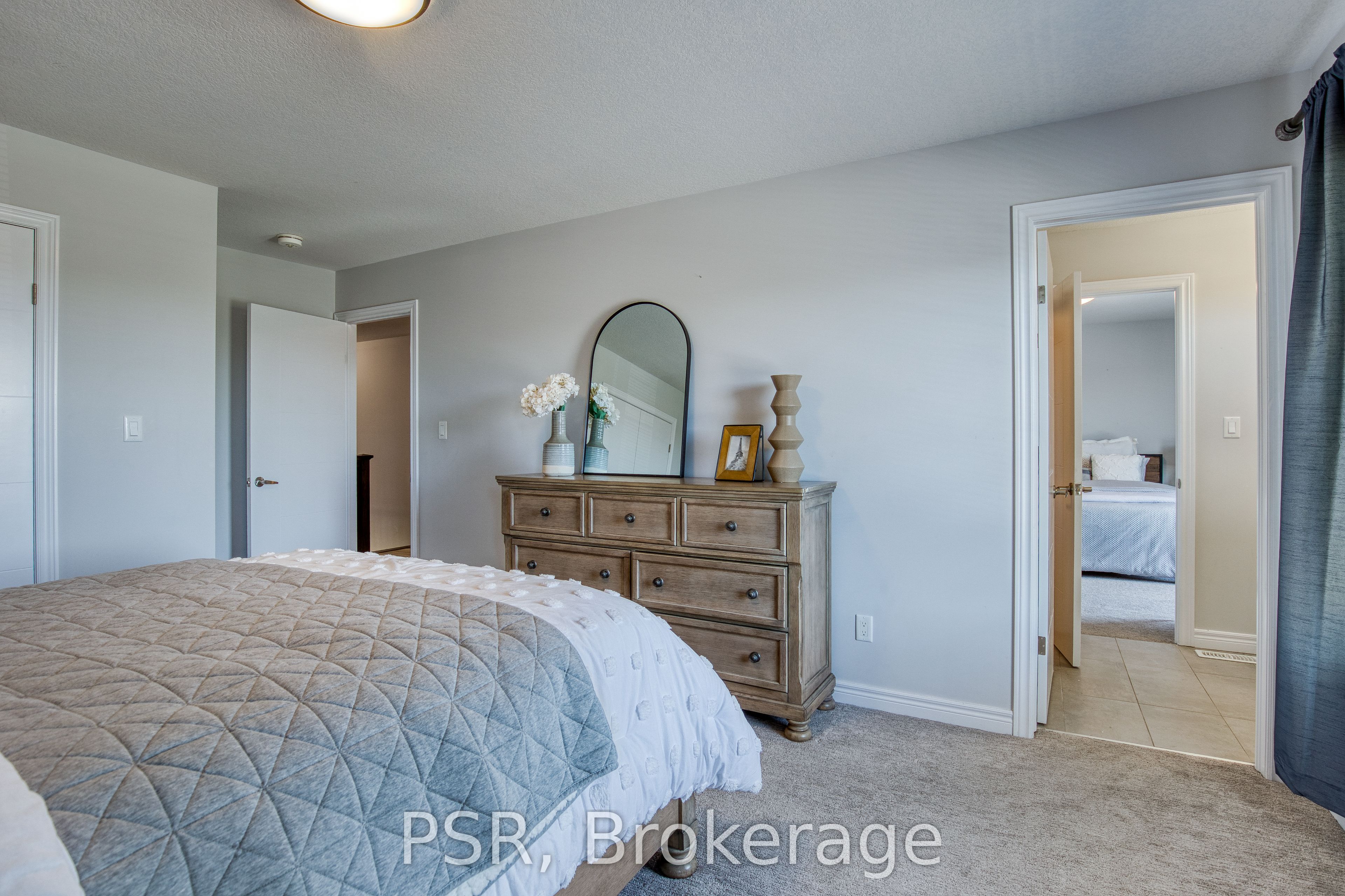 Photo 84 of 80 Arlington Parkway, Brant, Paris — HOMEH