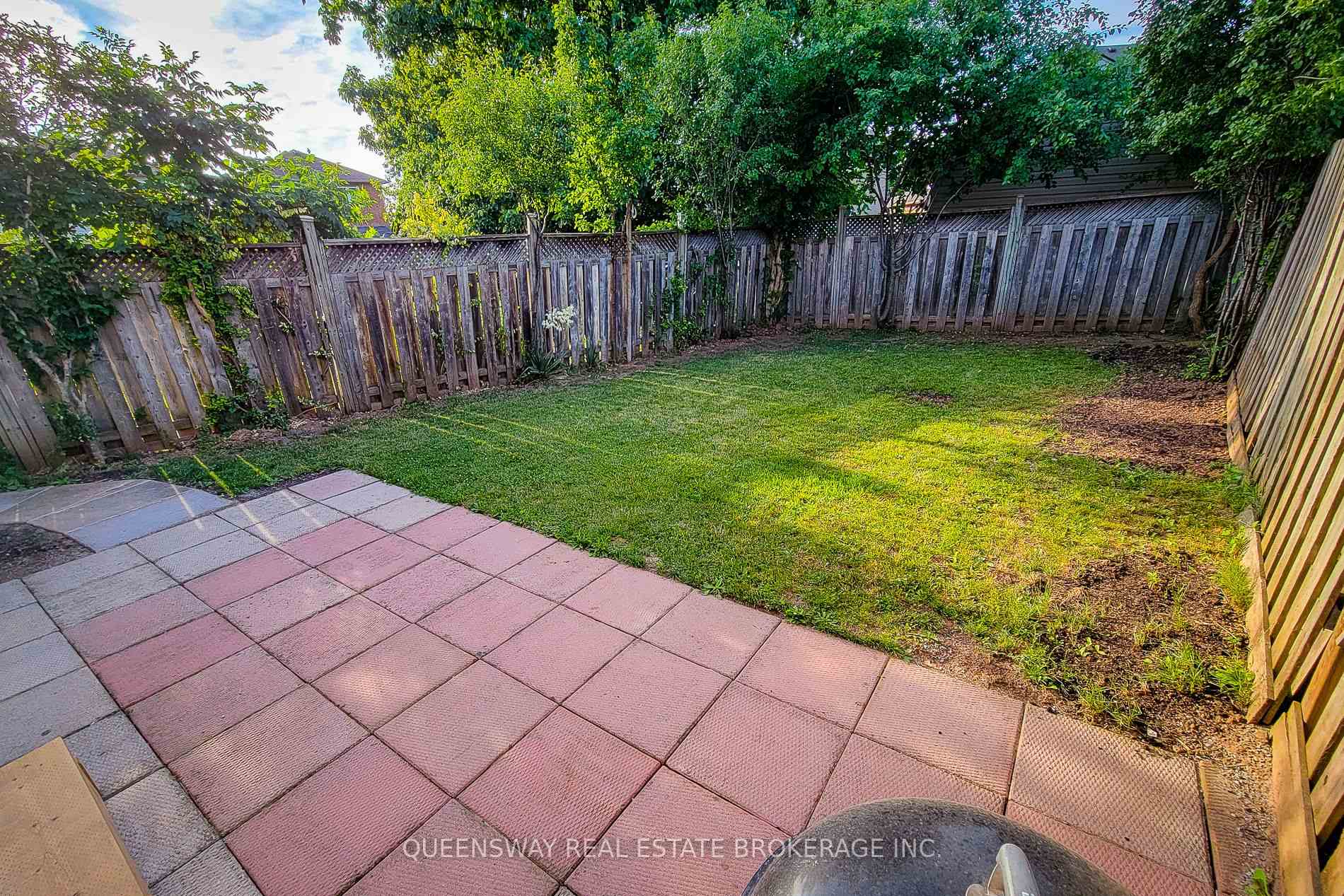 Photo 11 of 142 Macintosh Drive, Hamilton, Stoney Creek — HOMEH