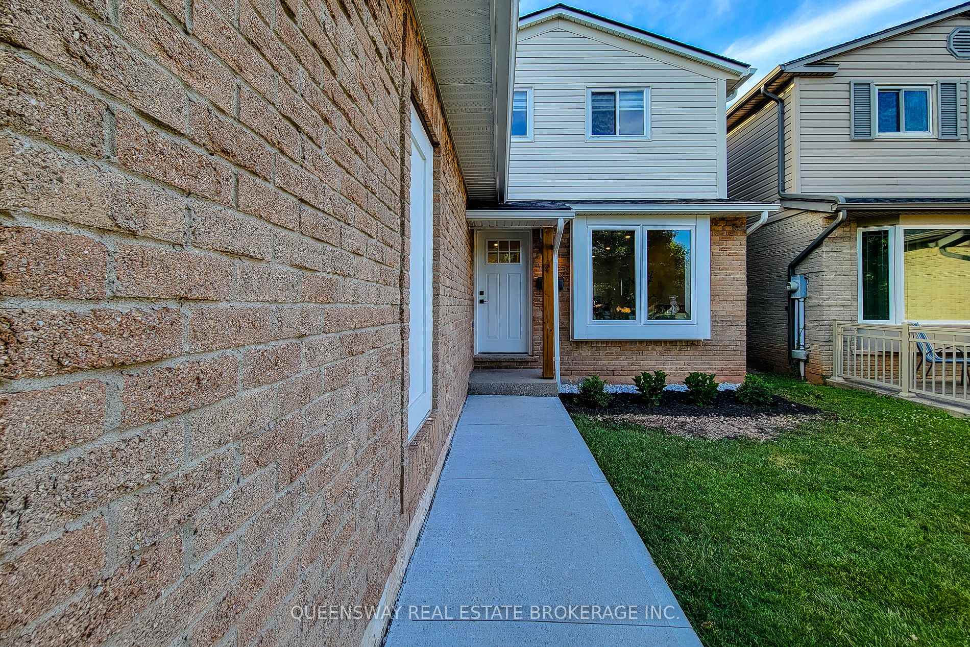 Photo 12 of 142 Macintosh Drive, Hamilton, Stoney Creek — HOMEH