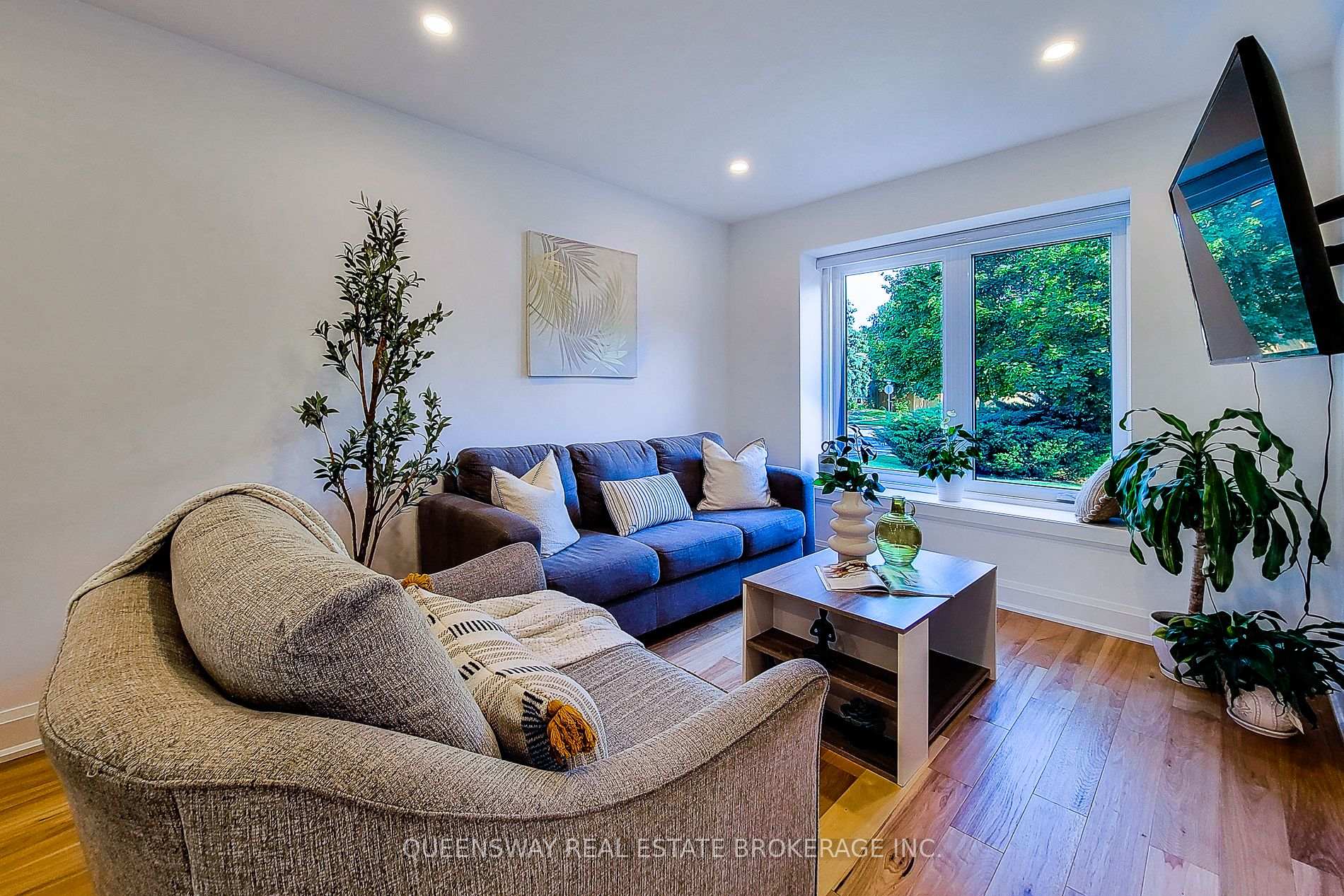 Photo 17 of 142 Macintosh Drive, Hamilton, Stoney Creek — HOMEH