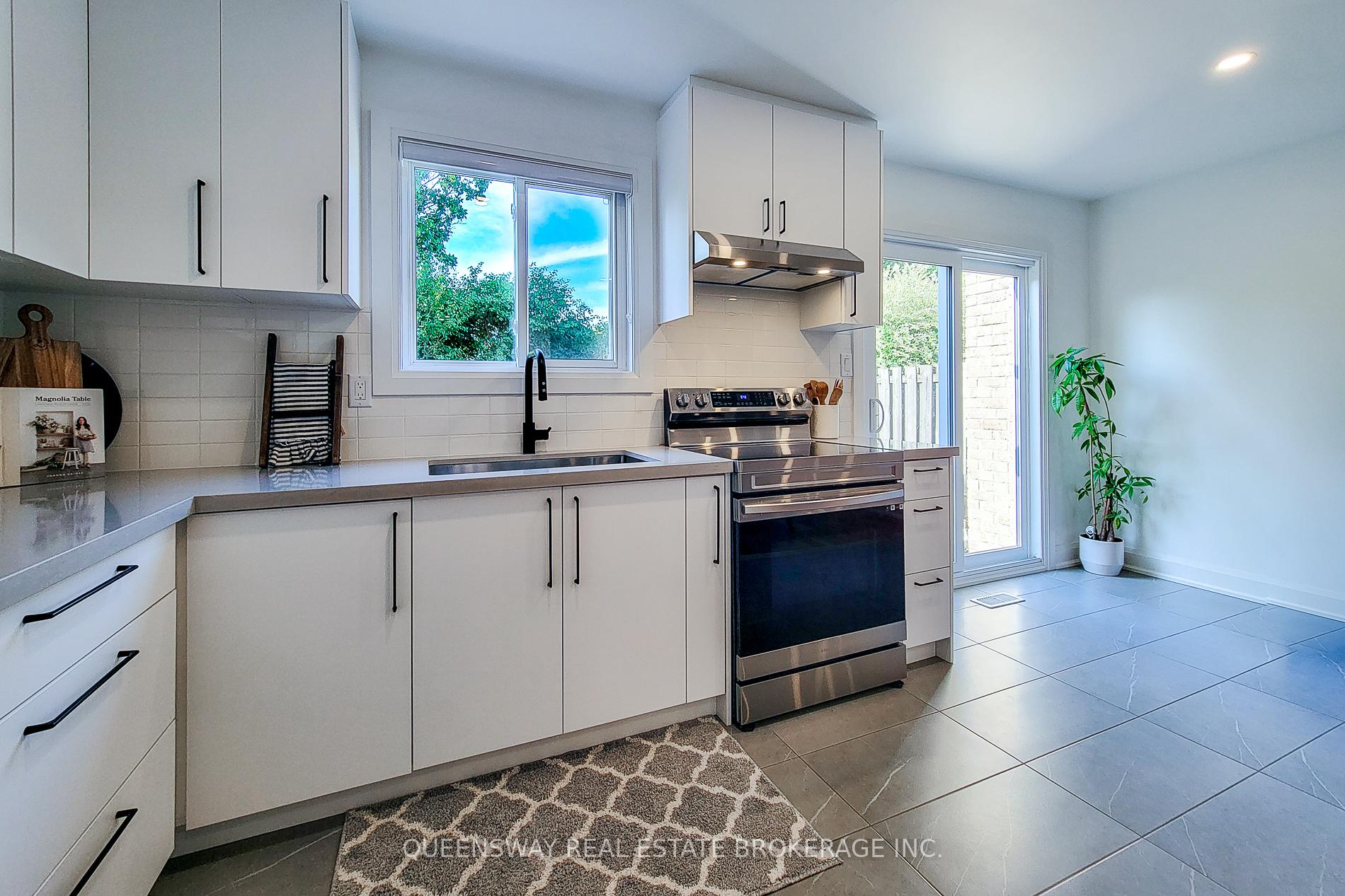 Photo 23 of 142 Macintosh Drive, Hamilton, Stoney Creek — HOMEH