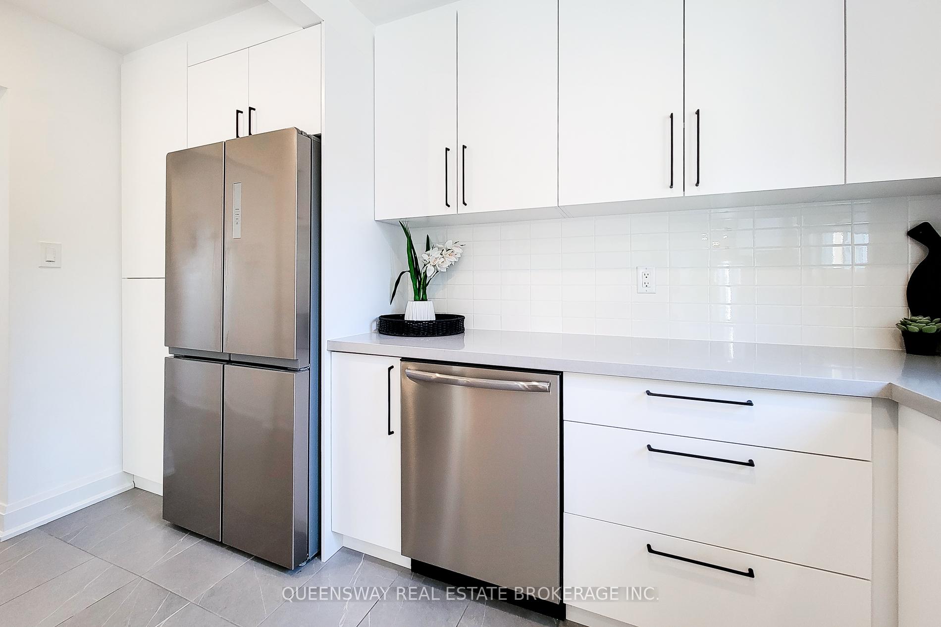 Photo 24 of 142 Macintosh Drive, Hamilton, Stoney Creek — HOMEH