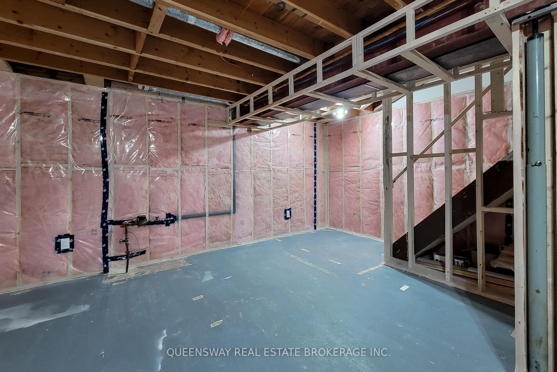 Photo 42 of 142 Macintosh Drive, Hamilton, Stoney Creek — HOMEH