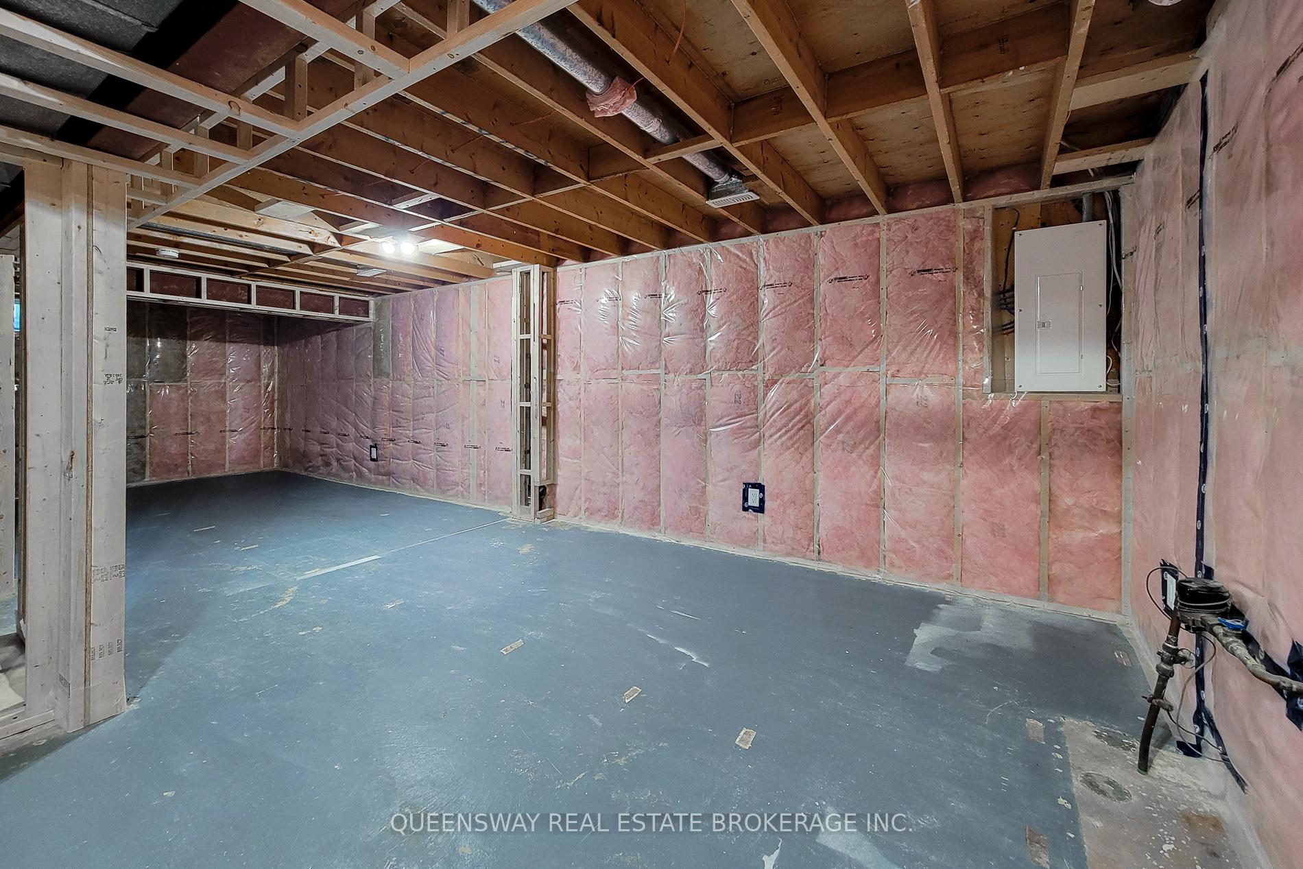 Photo 43 of 142 Macintosh Drive, Hamilton, Stoney Creek — HOMEH