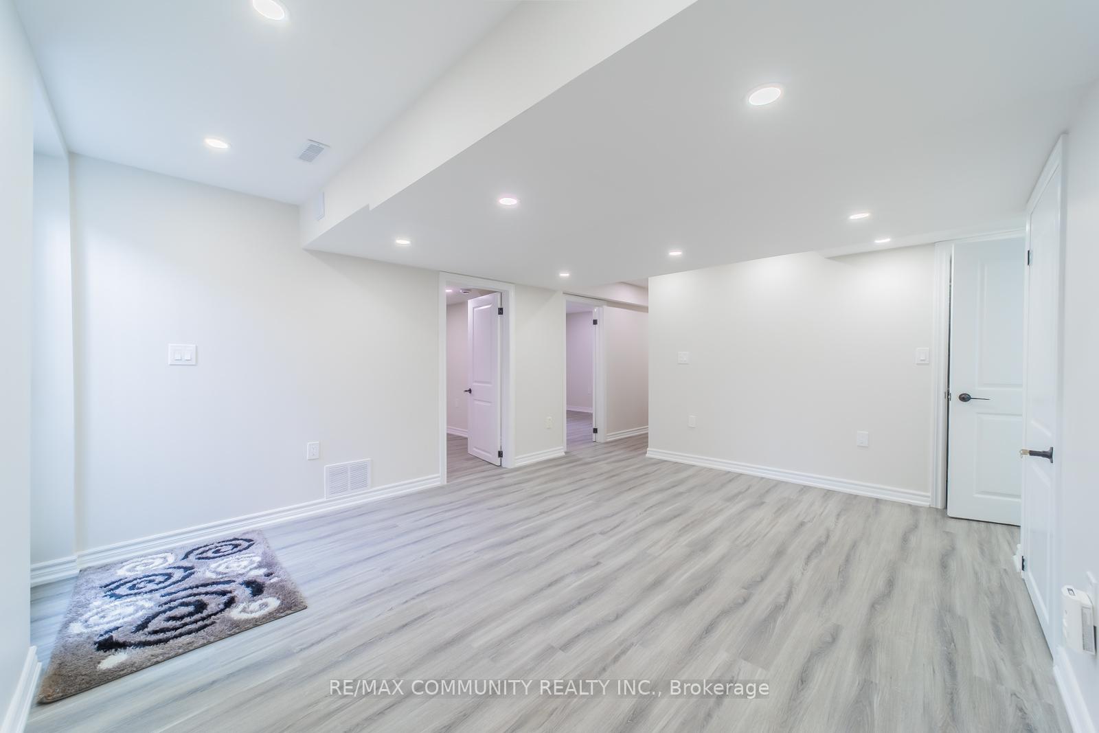 Photo 6 of 3 Sivyer Crescent, Ajax, Northeast Ajax — HOMEH