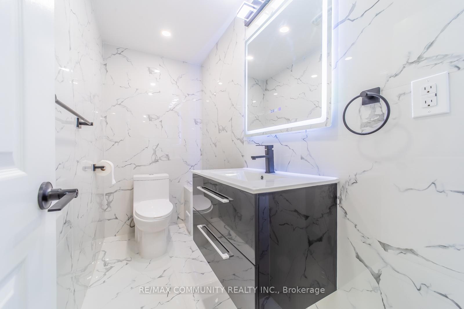 Photo 7 of 3 Sivyer Crescent, Ajax, Northeast Ajax — HOMEH