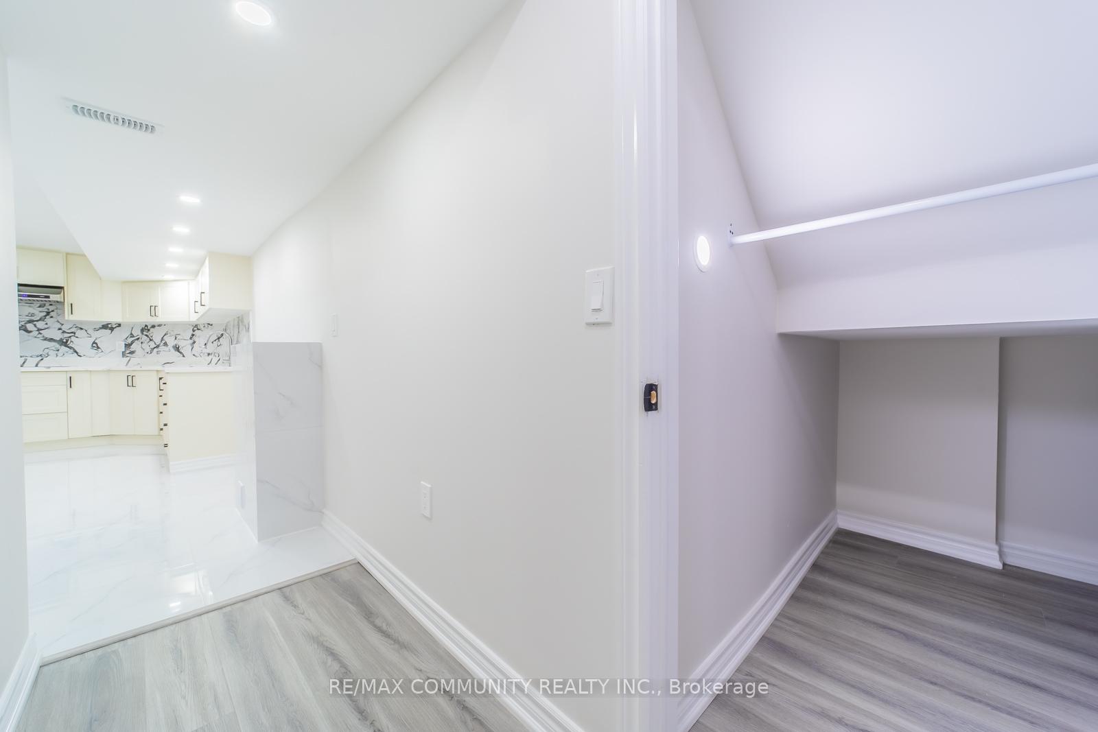 Photo 9 of 3 Sivyer Crescent, Ajax, Northeast Ajax — HOMEH