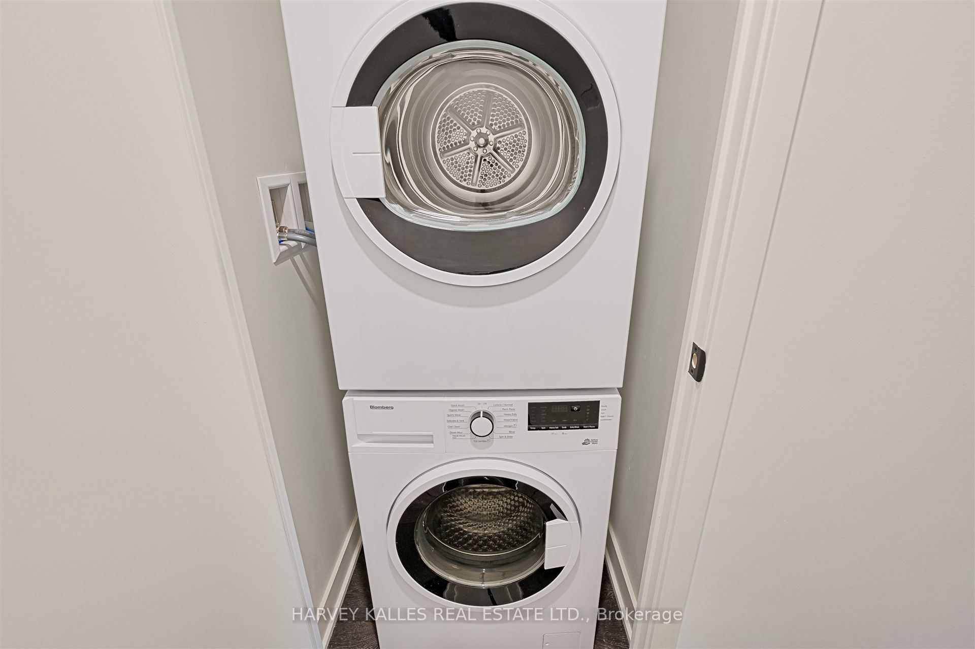 Photo 71 of Unit 4304, 55 Charles Street E, Toronto, Church-Yonge Corridor — HOMEH