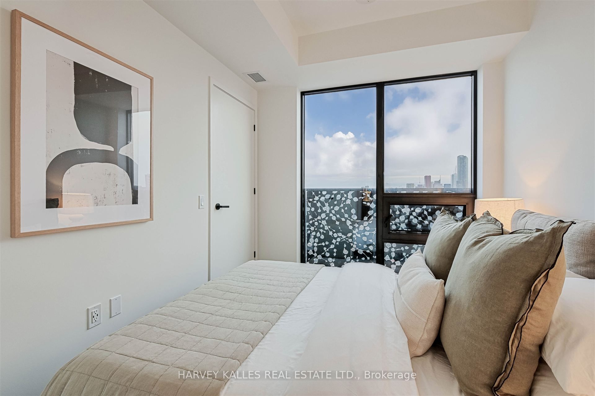 Photo 62 of Unit 4304, 55 Charles Street E, Toronto, Church-Yonge Corridor — HOMEH