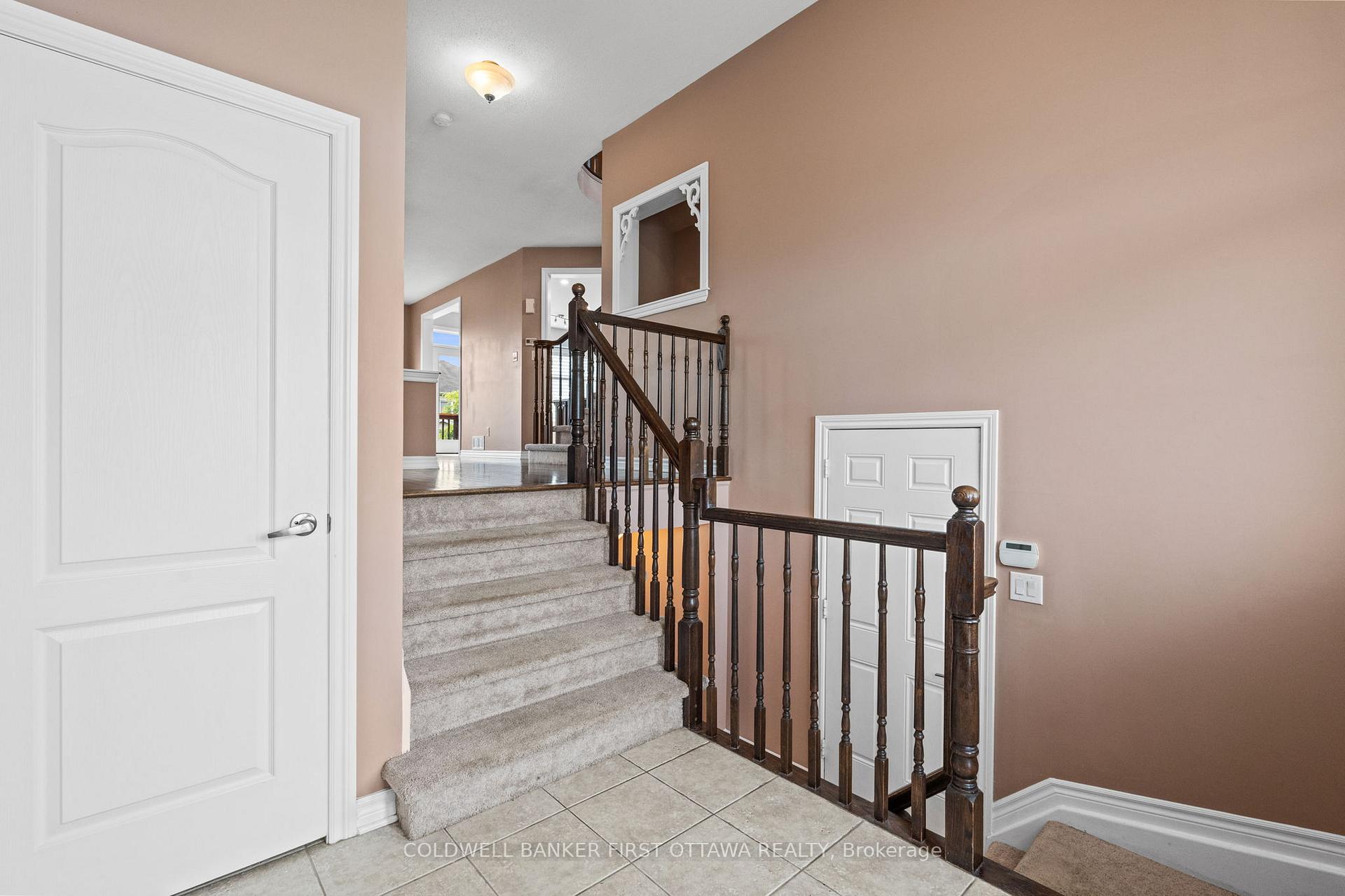 Photo 5 of 3512 Cambrian Road, Ottawa, Barrhaven - Half Moon Bay — HOMEH